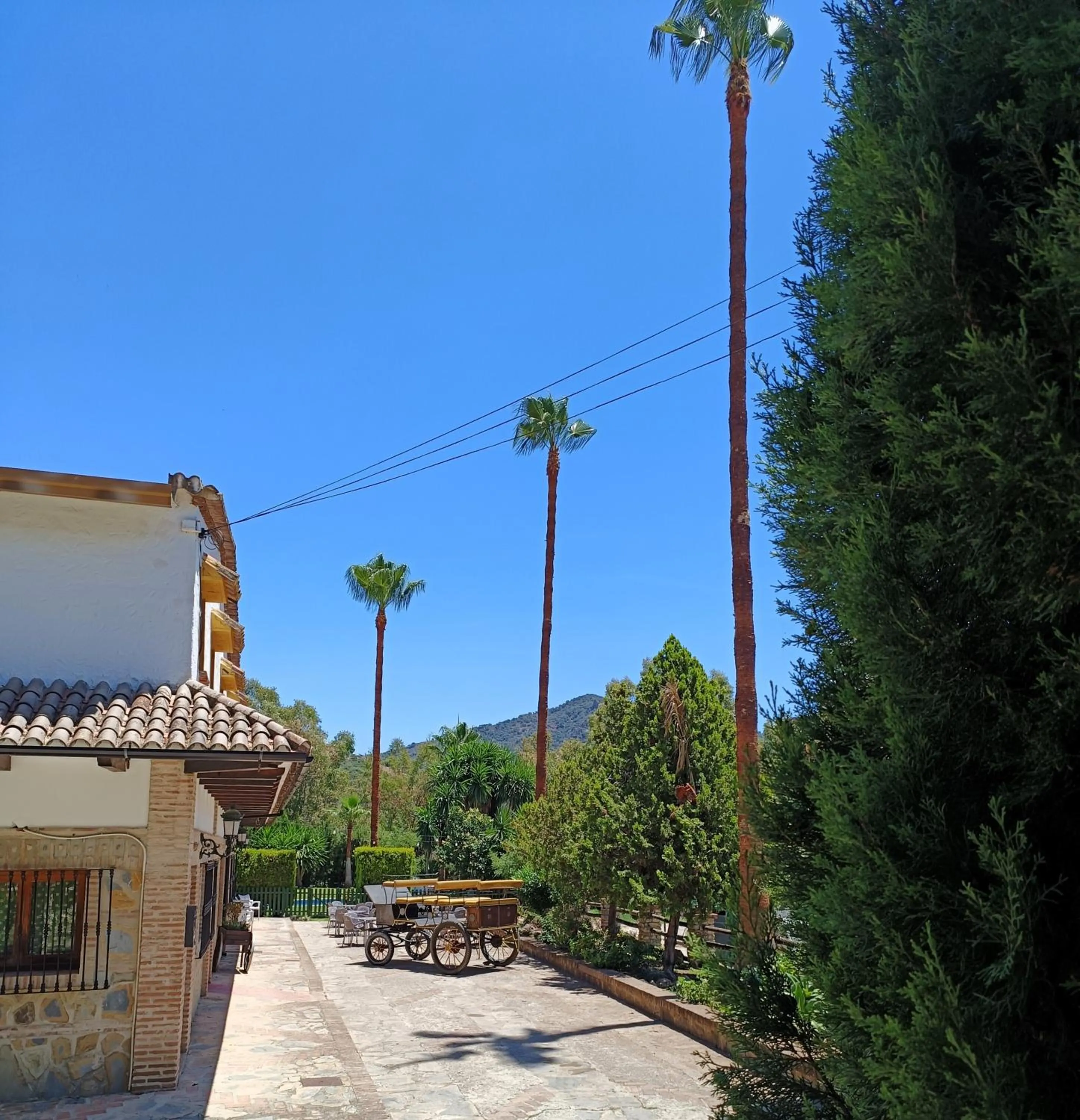 Property building in Hotel Restaurante Las Buitreras