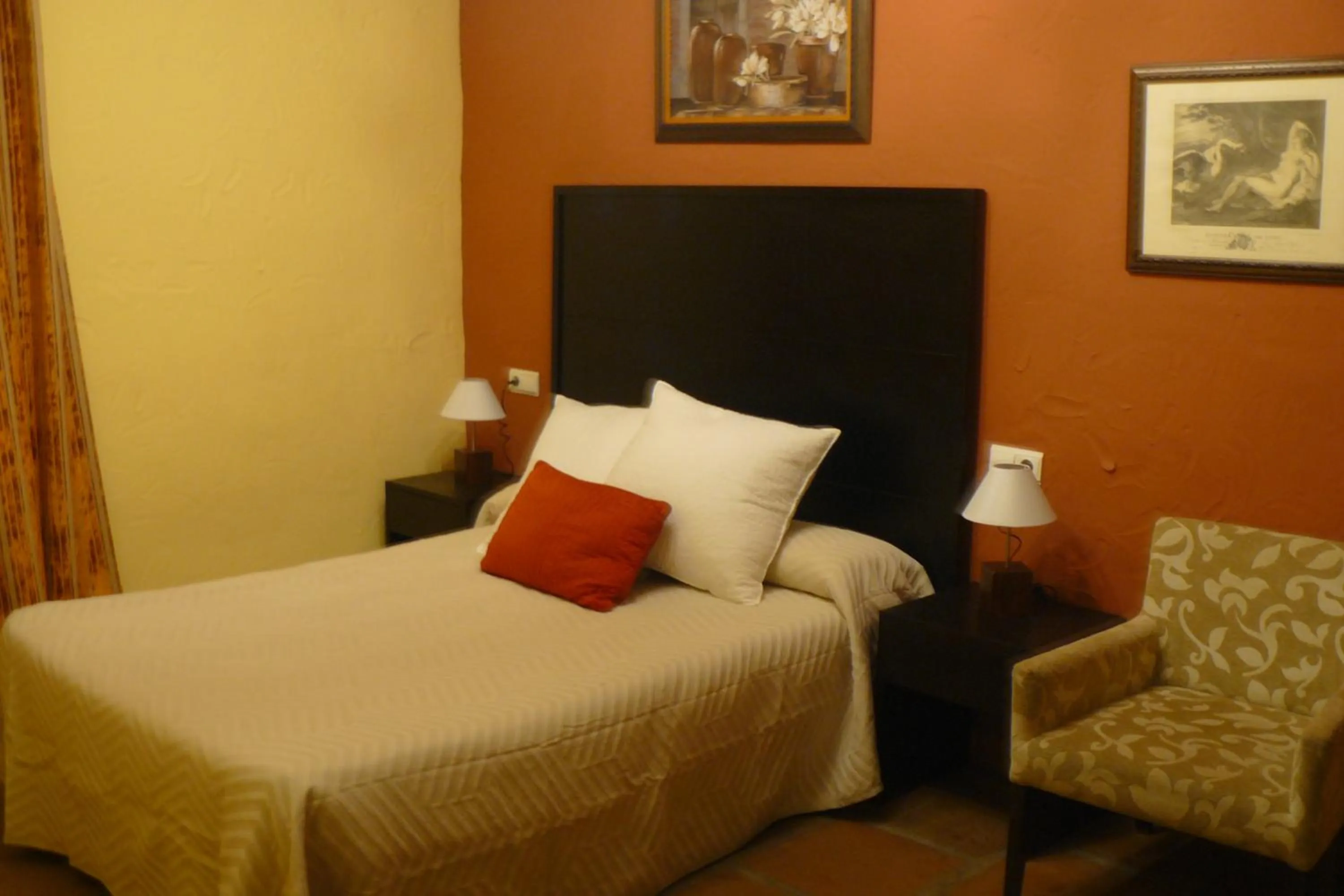 Photo of the whole room, Bed in Hotel Restaurante Las Buitreras