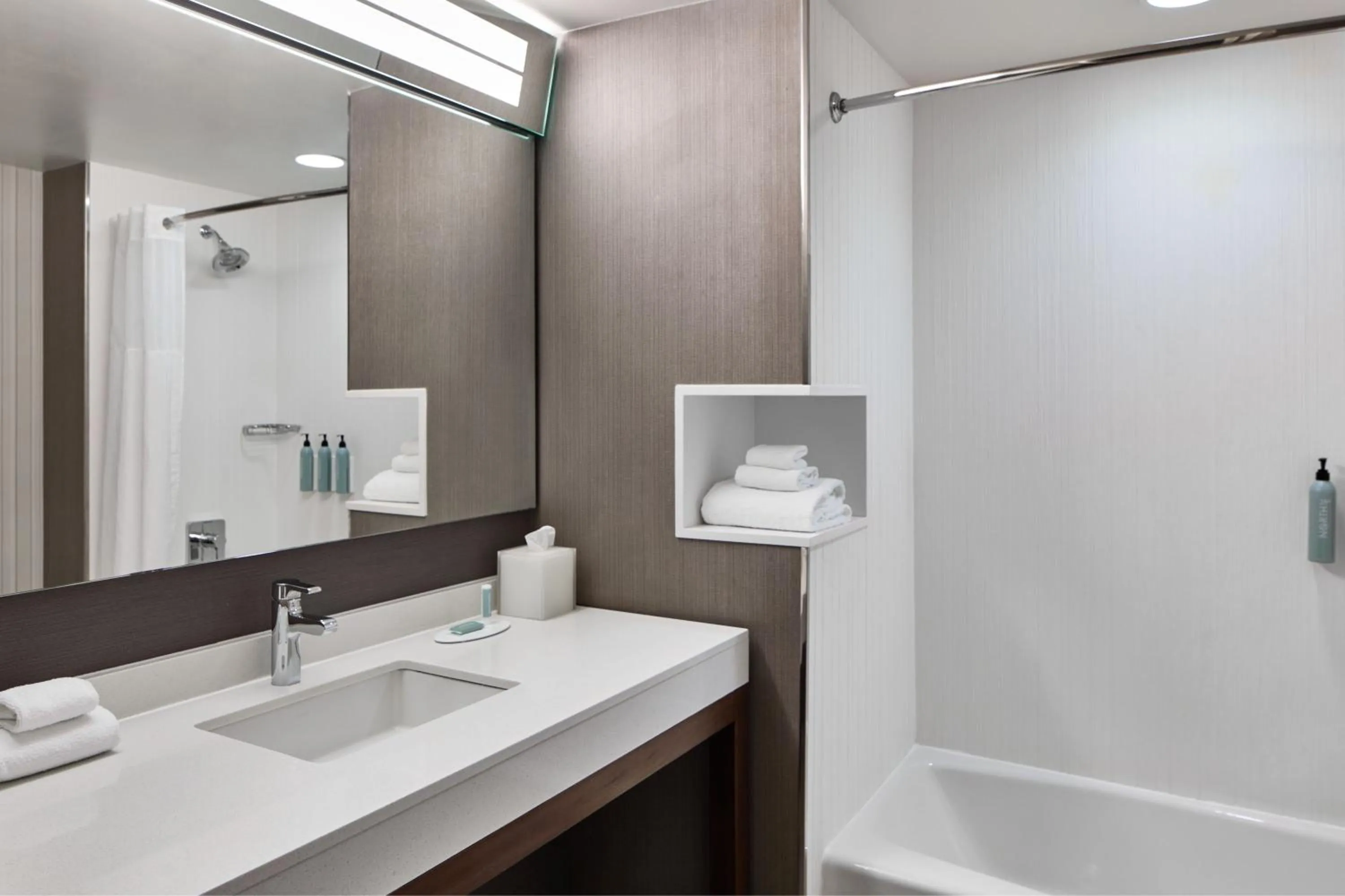 Bathroom in Courtyard by Marriott Atlanta NE/Duluth Sugarloaf