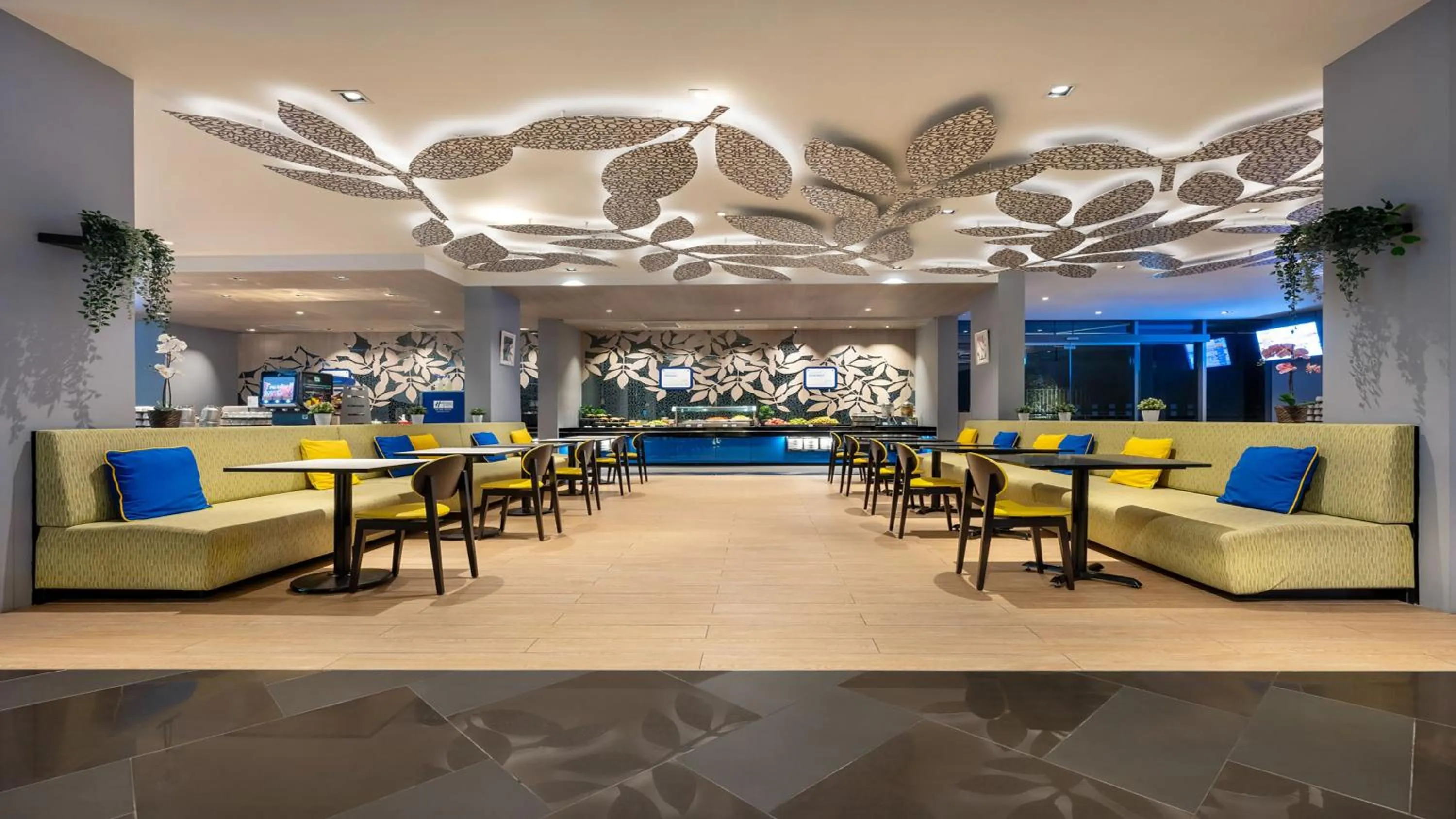 Restaurant/places to eat in Holiday Inn Express Singapore Katong by IHG