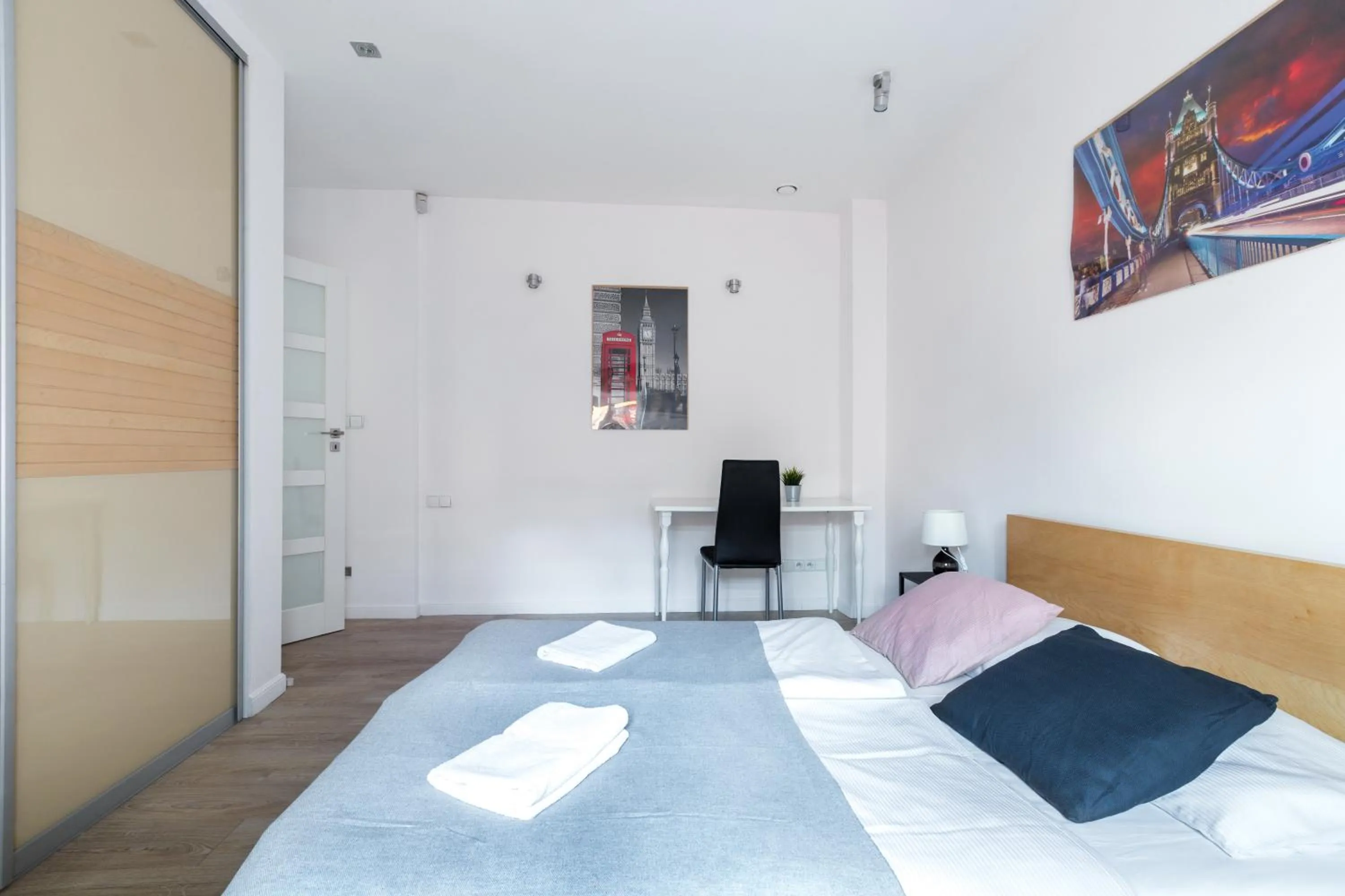 Bed in Wawel Cracow Old City Apartments - Friendhouse Apartments