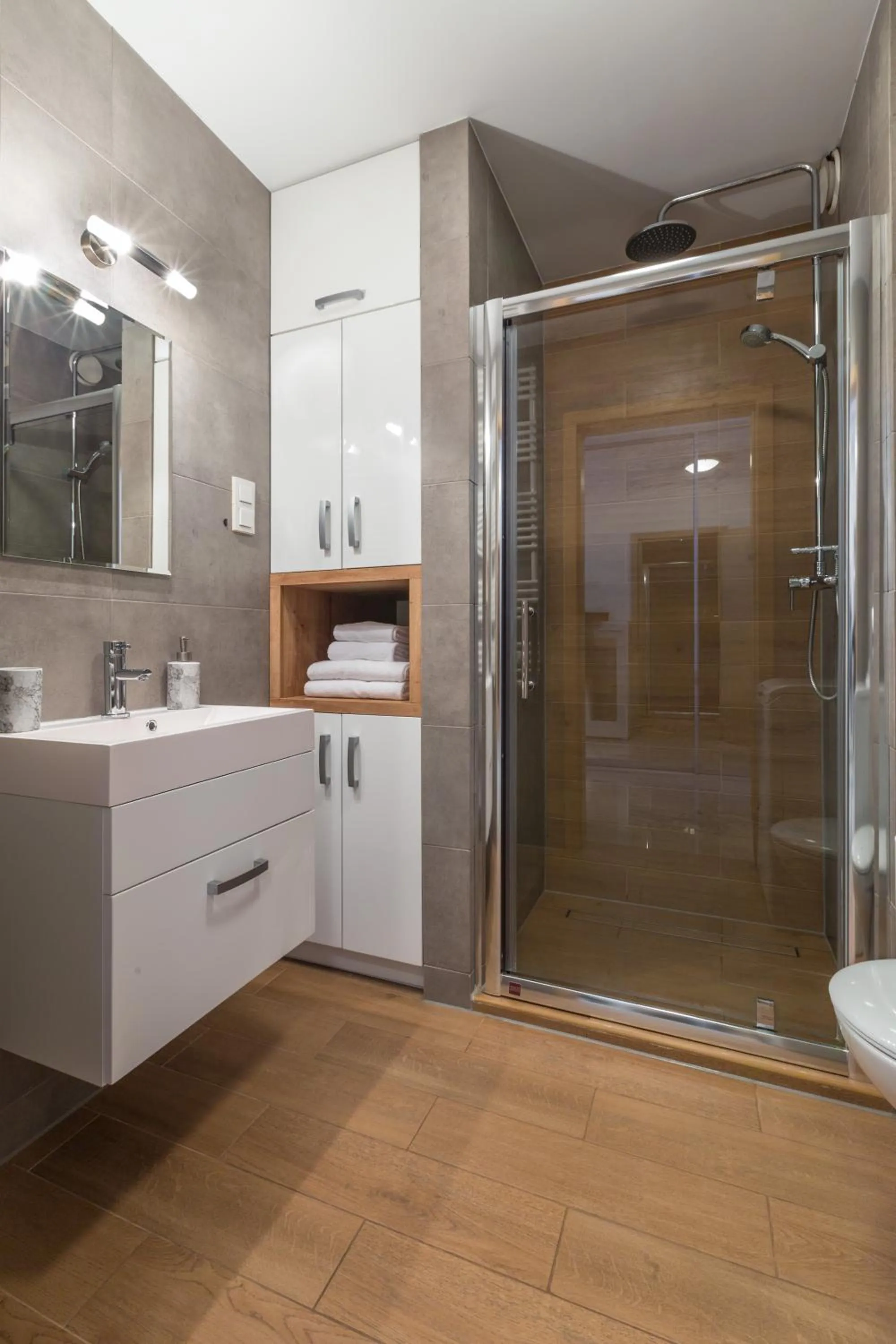 Bathroom in Wawel Cracow Old City Apartments - Friendhouse Apartments