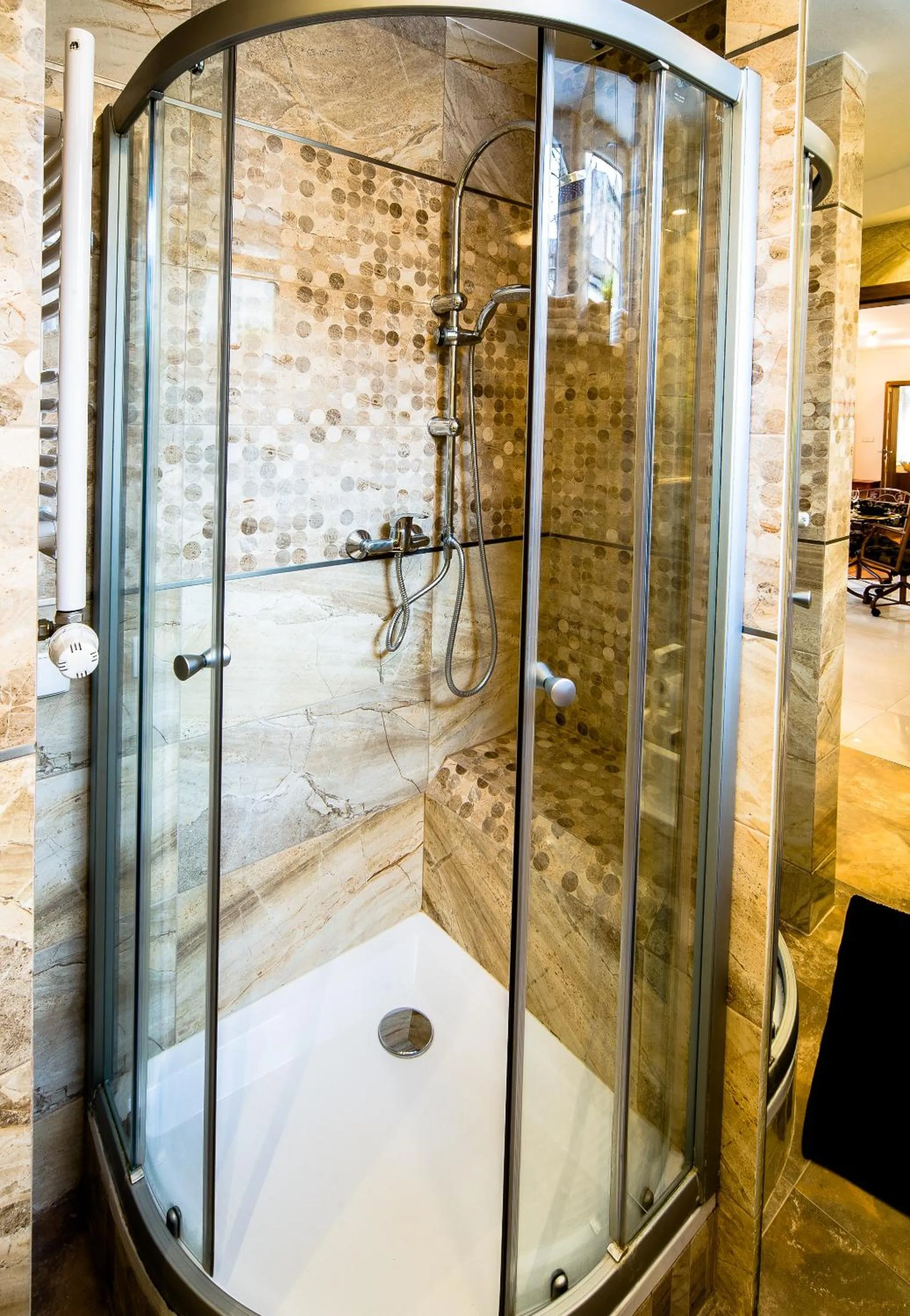 Shower in Wawel Cracow Old City Apartments - Friendhouse Apartments