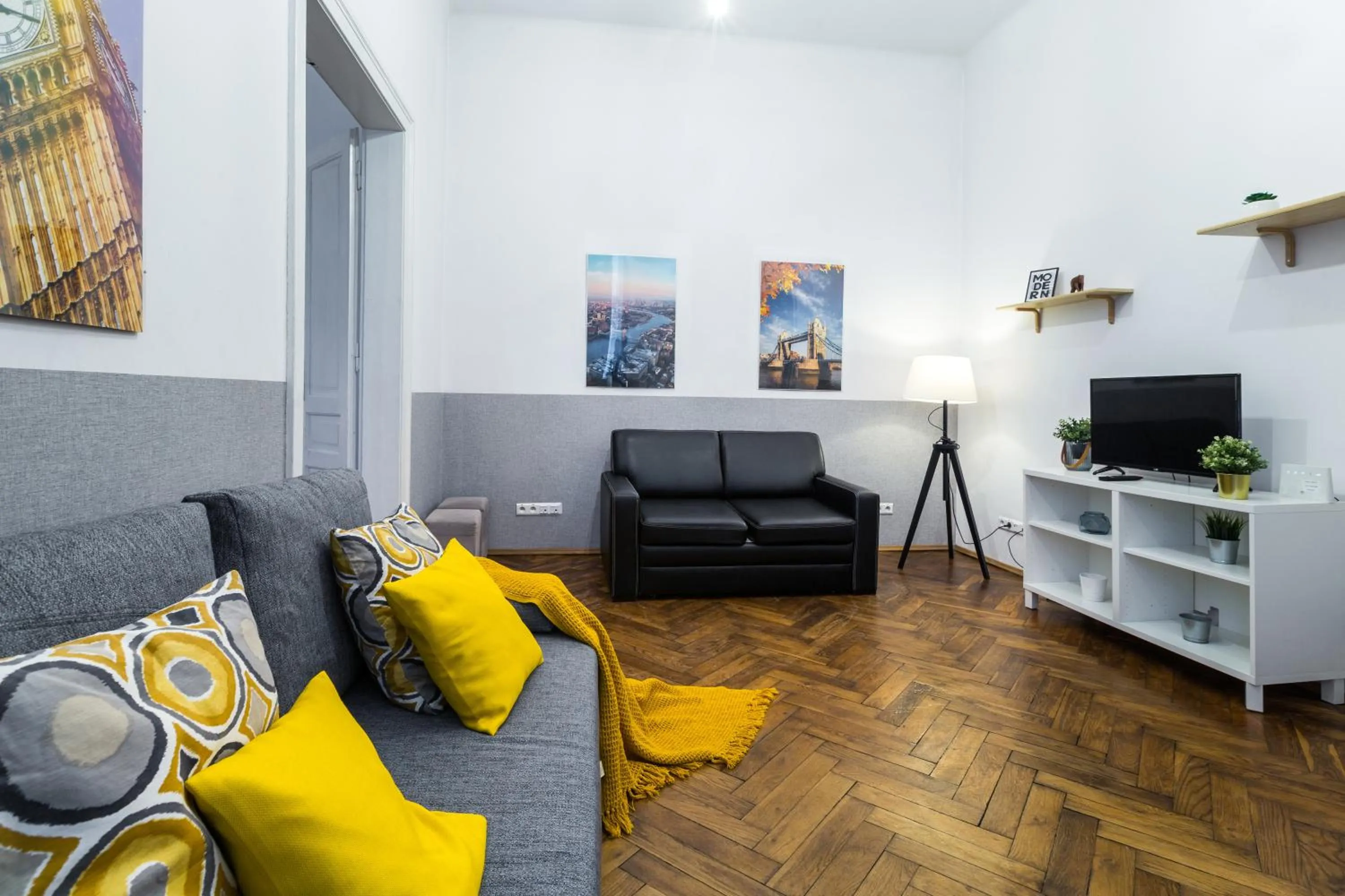 TV and multimedia in Wawel Cracow Old City Apartments - Friendhouse Apartments