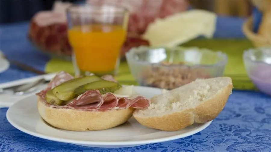 Buffet breakfast in Hotel Garni Ruscel