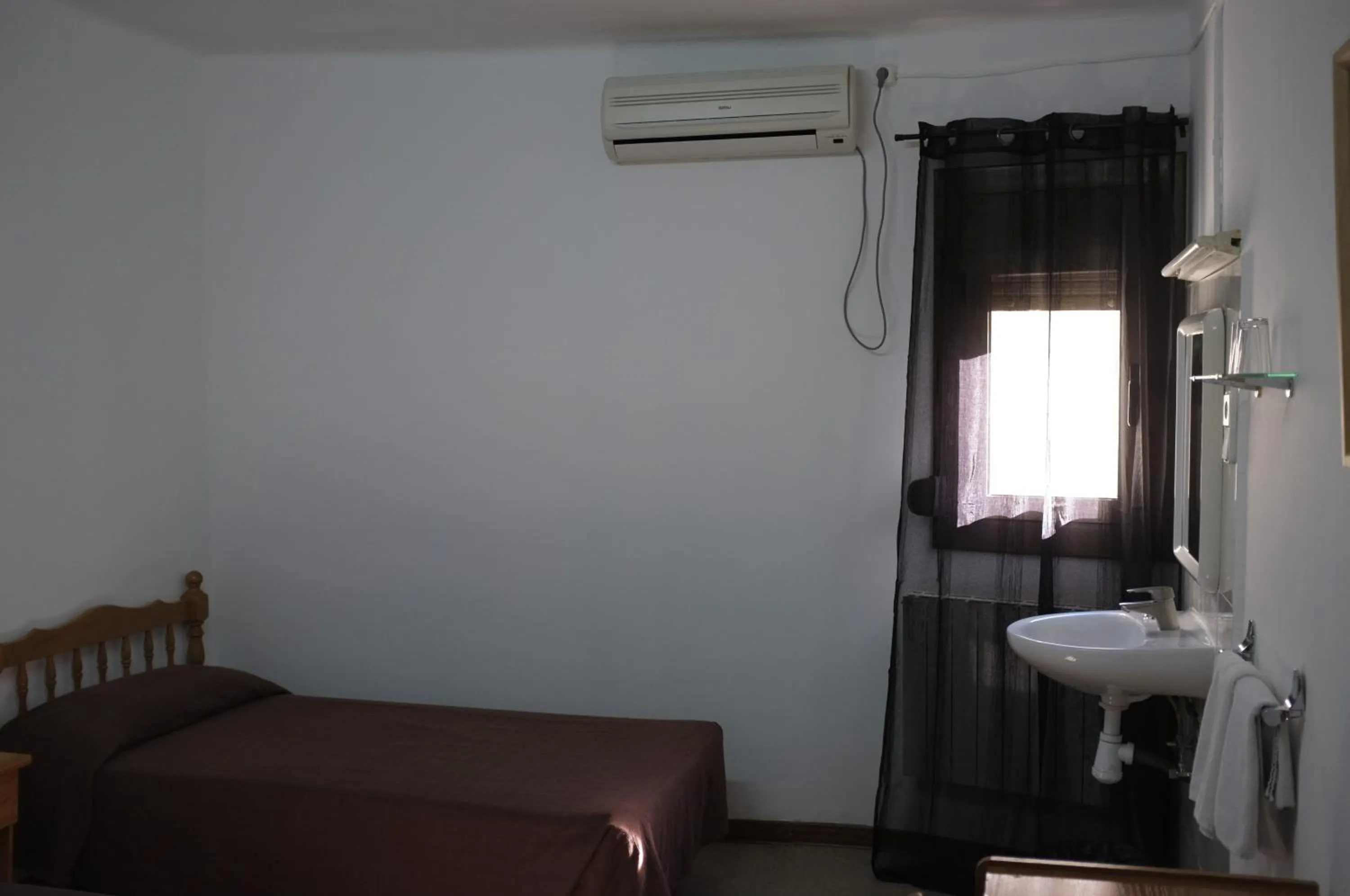 Bedroom, Bed in Hostal Europa