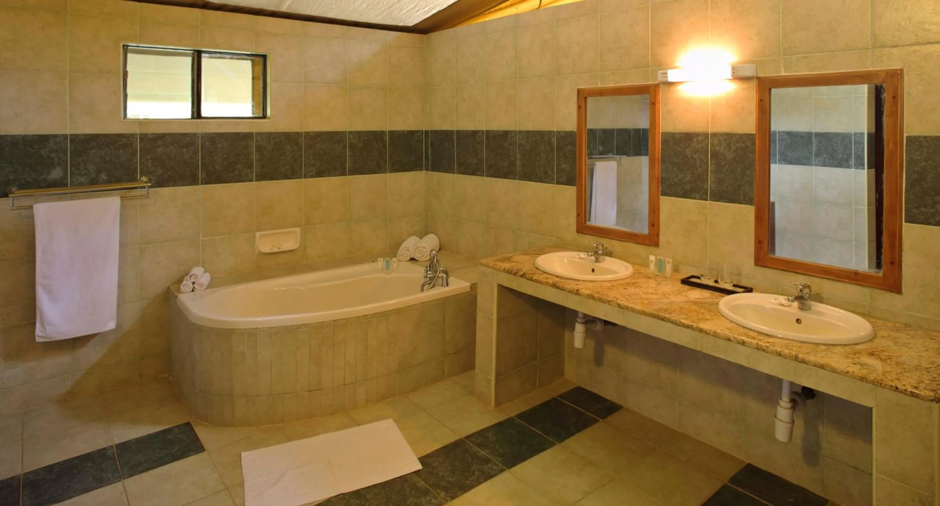 Bath in Mara Leisure Camp