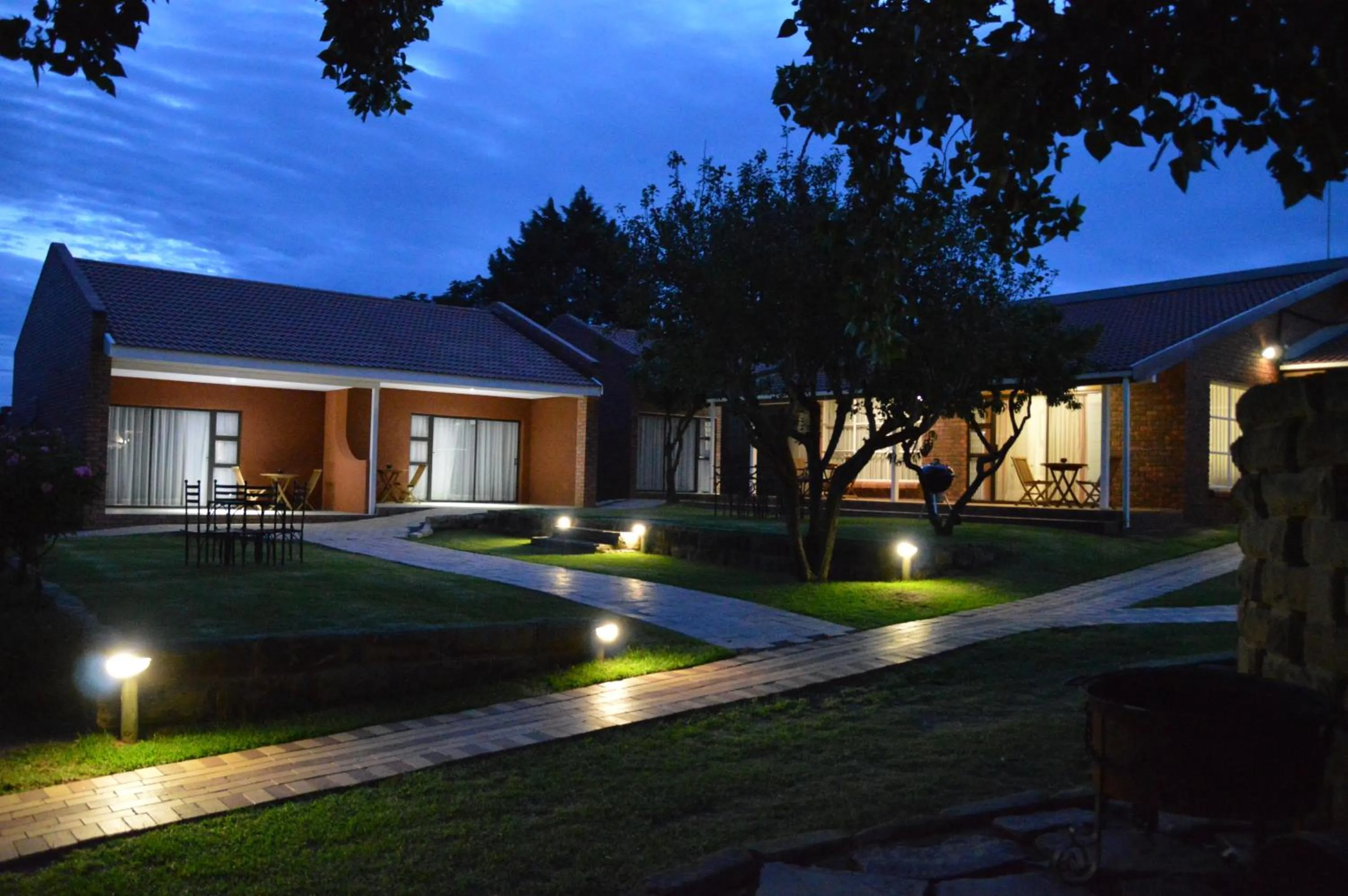 Night in Botleng Guest House