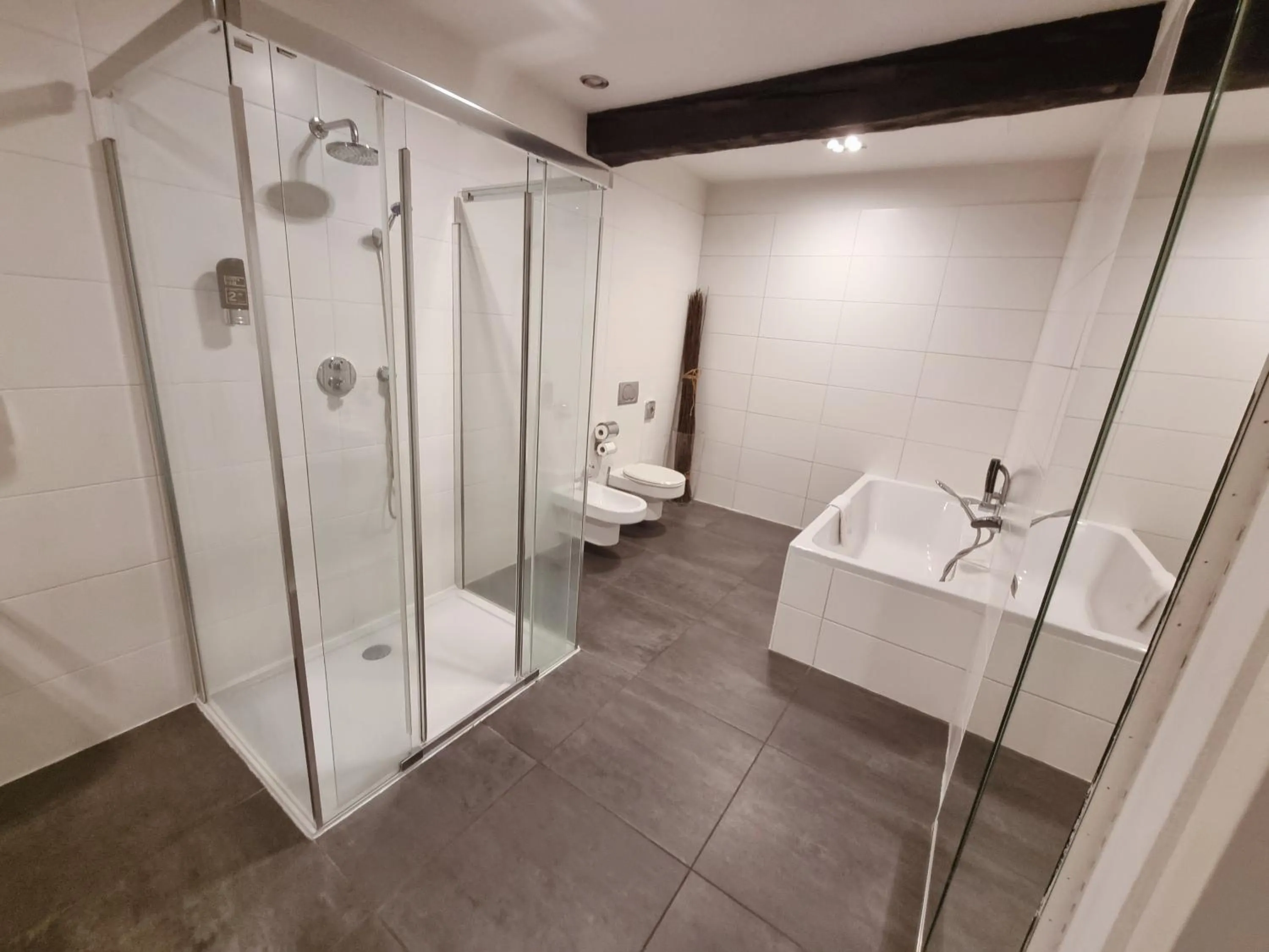 Bathroom in Saillant Hotel Maastricht City Centre - Auping Hotel Partner