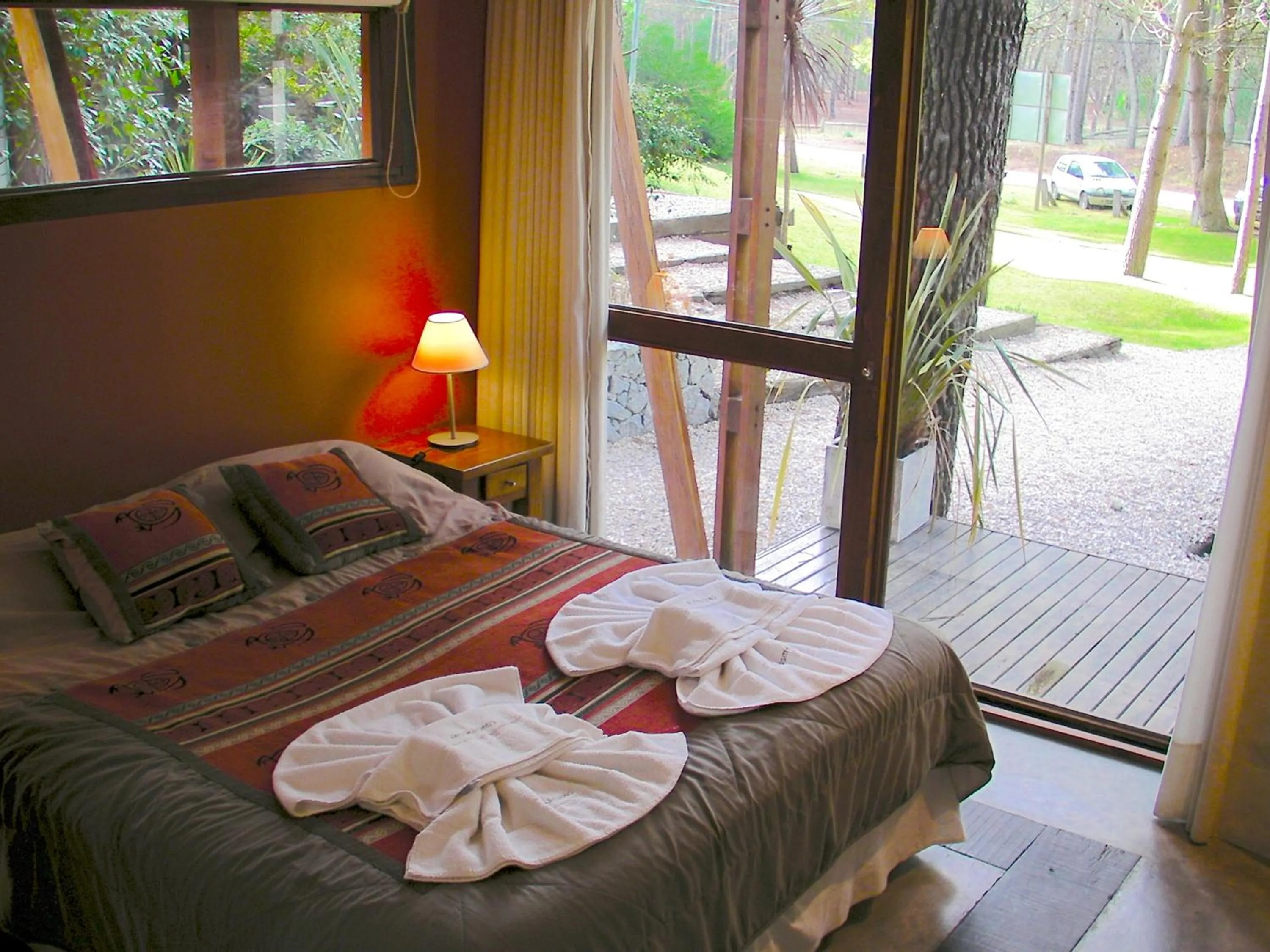 Day, Bed in Altos Medanos Cabañas & Club de Bosque