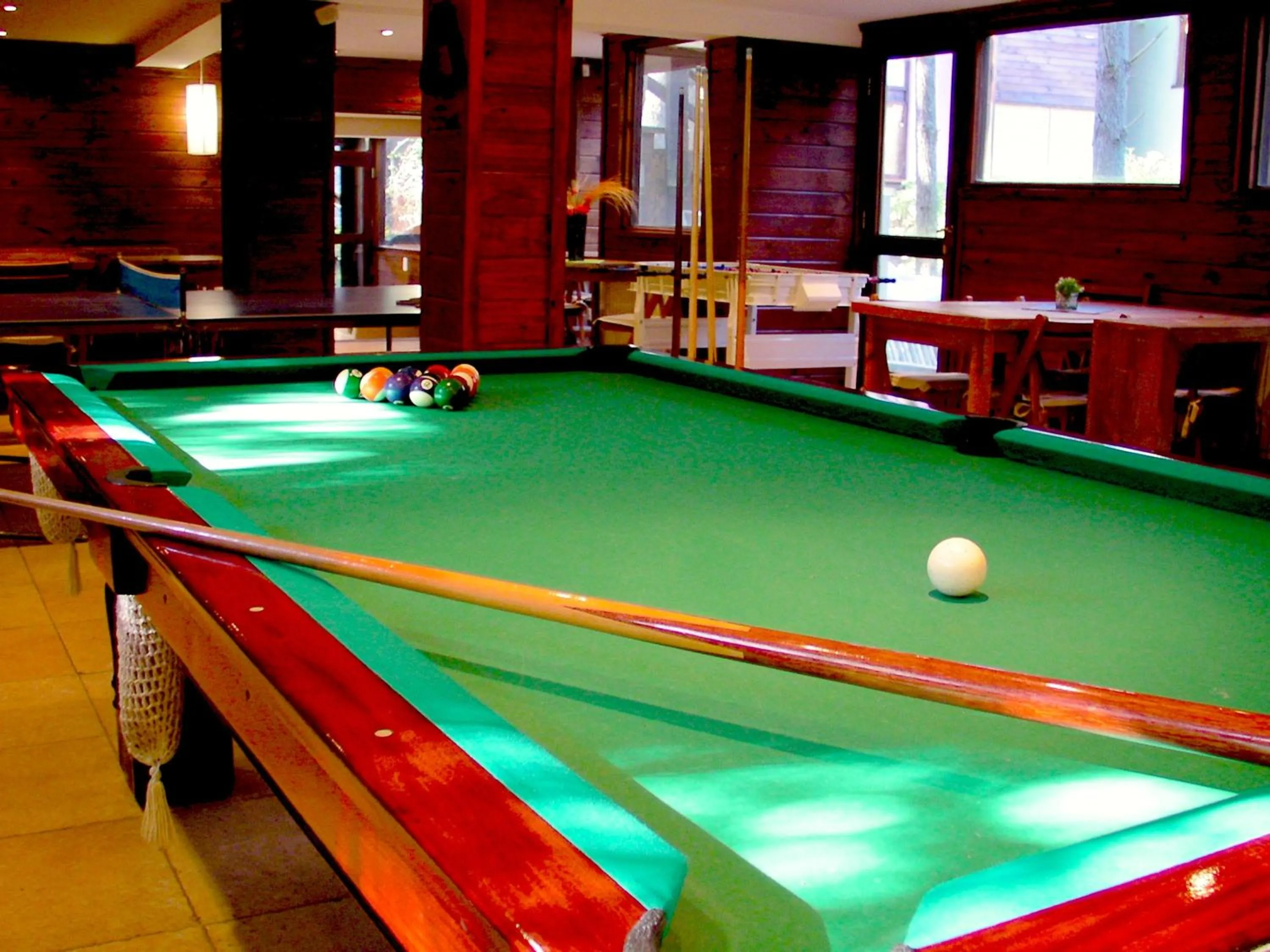 Billiard in Altos Medanos Cabañas & Club de Bosque