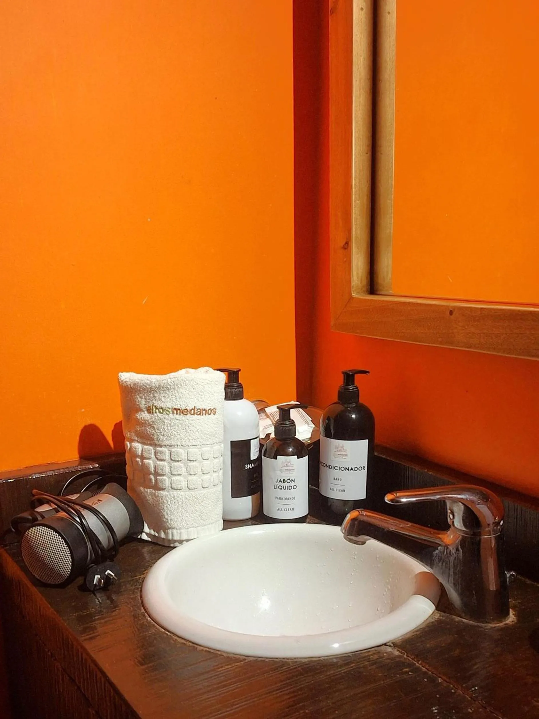 Bathroom in Altos Medanos Cabañas & Club de Bosque