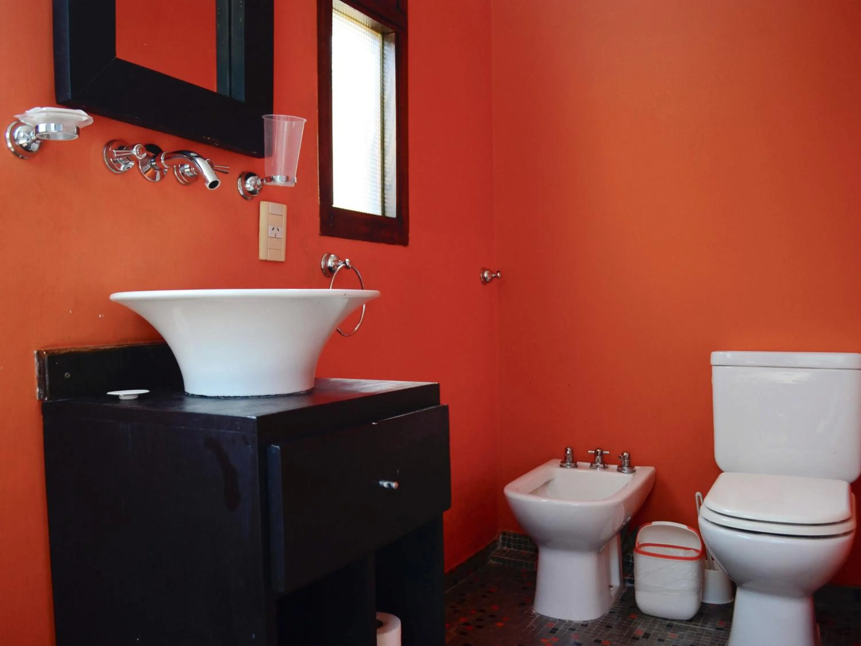 Toilet in Altos Medanos Cabañas & Club de Bosque