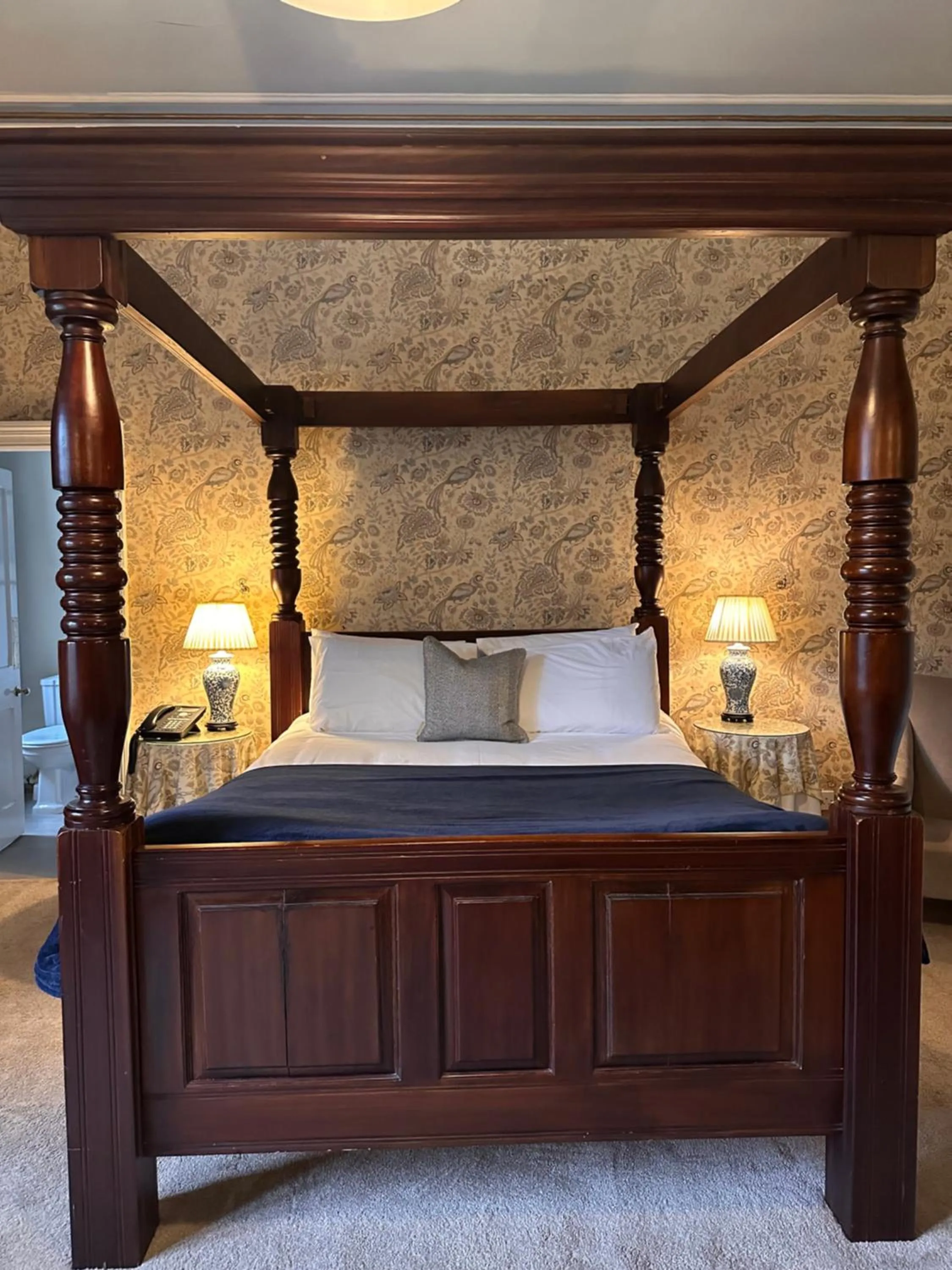 Bedroom, Bed in Grafton Manor Hotel