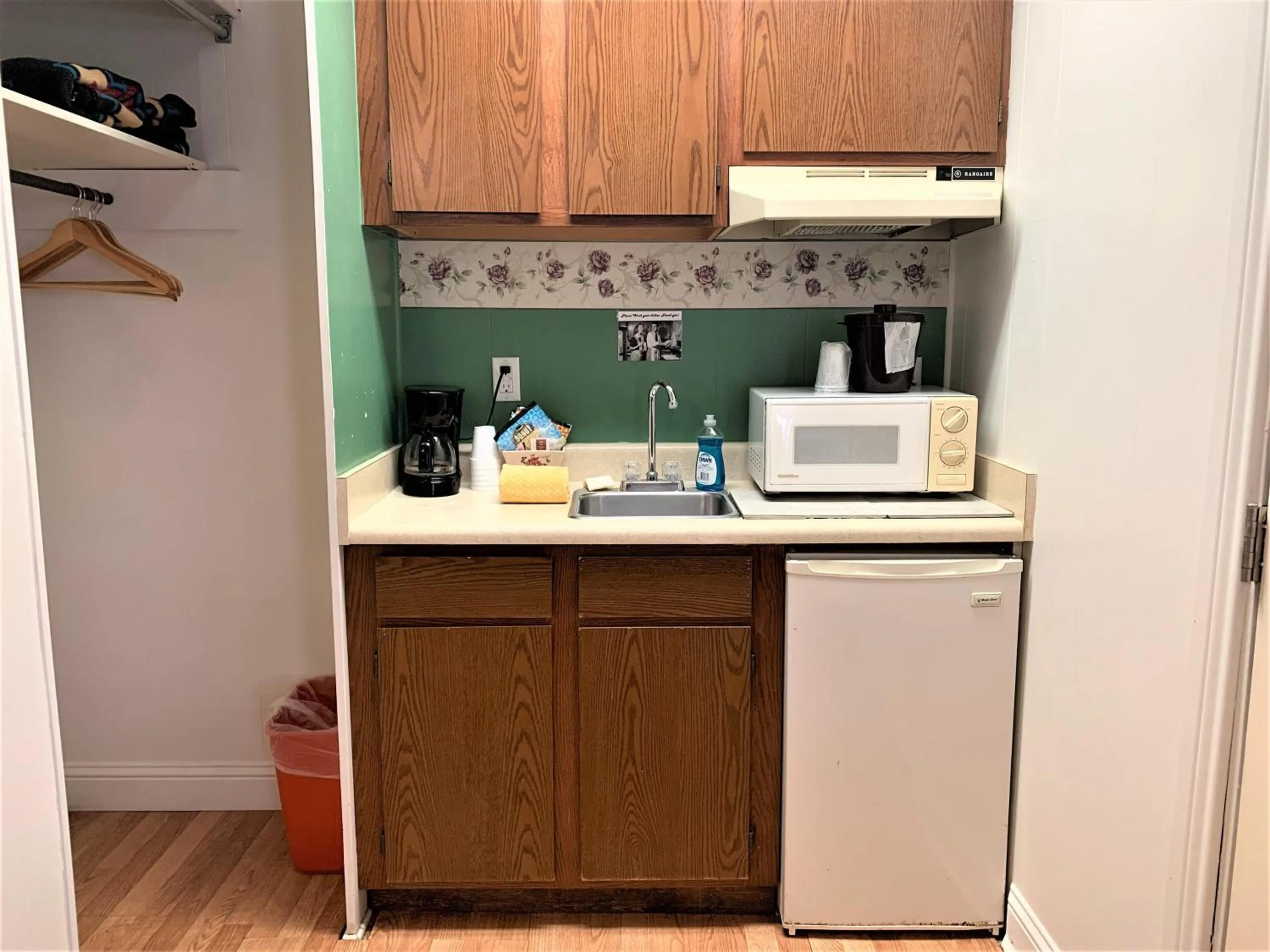 Kitchen or kitchenette in Hotel Kitsmiller on Main