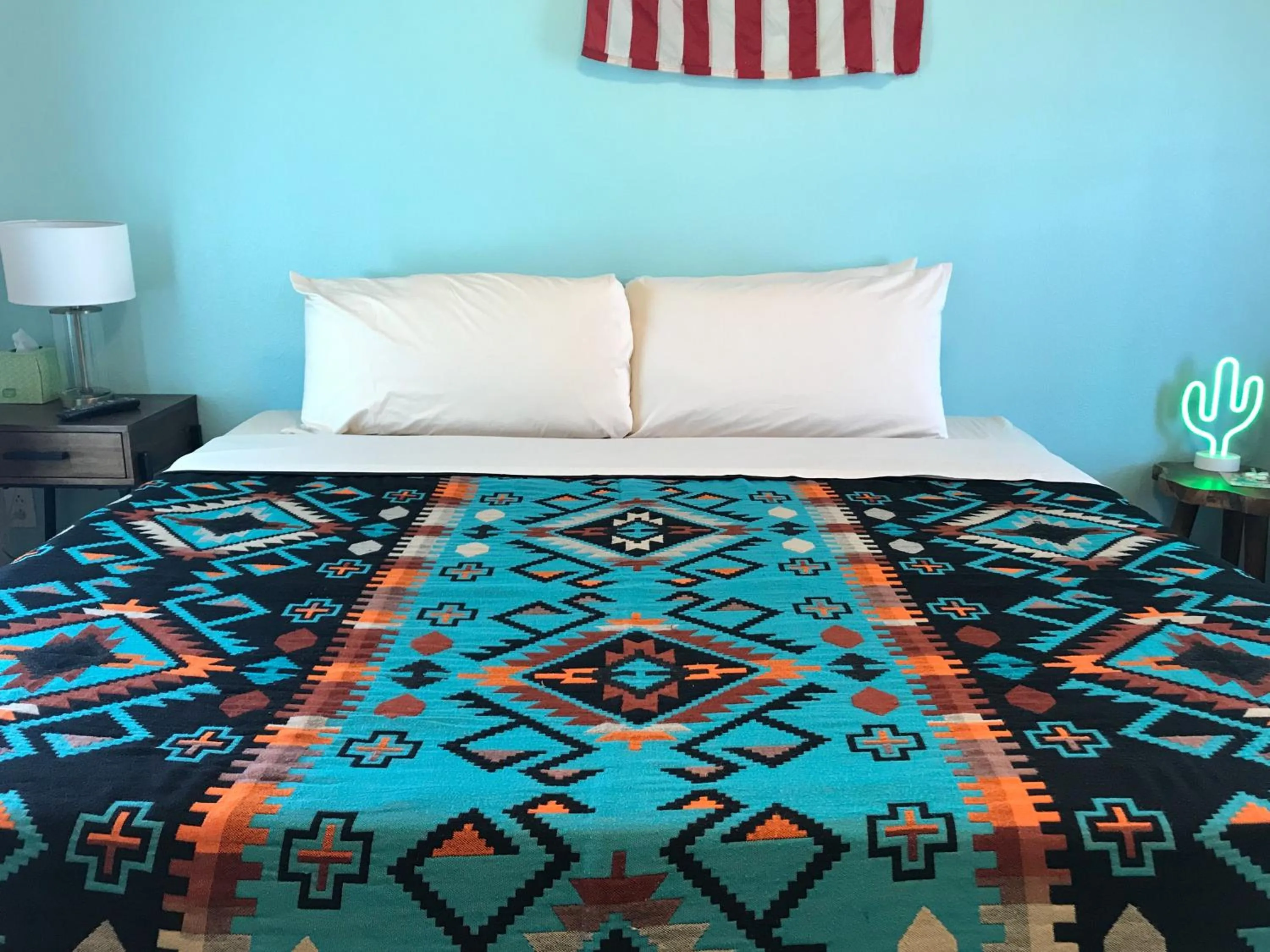 Bed in Hotel Kitsmiller on Main