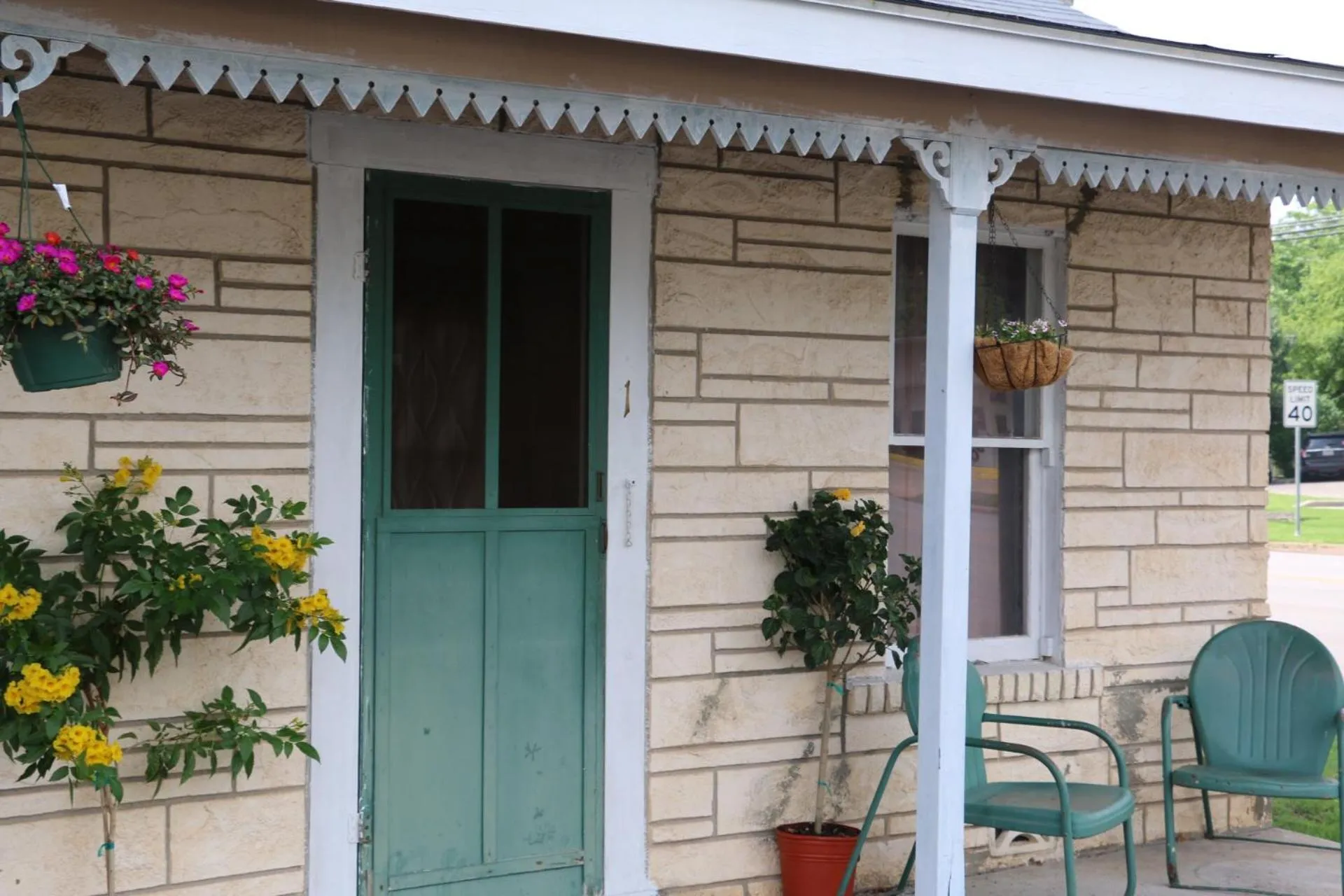 Facade/entrance in Hotel Kitsmiller on Main