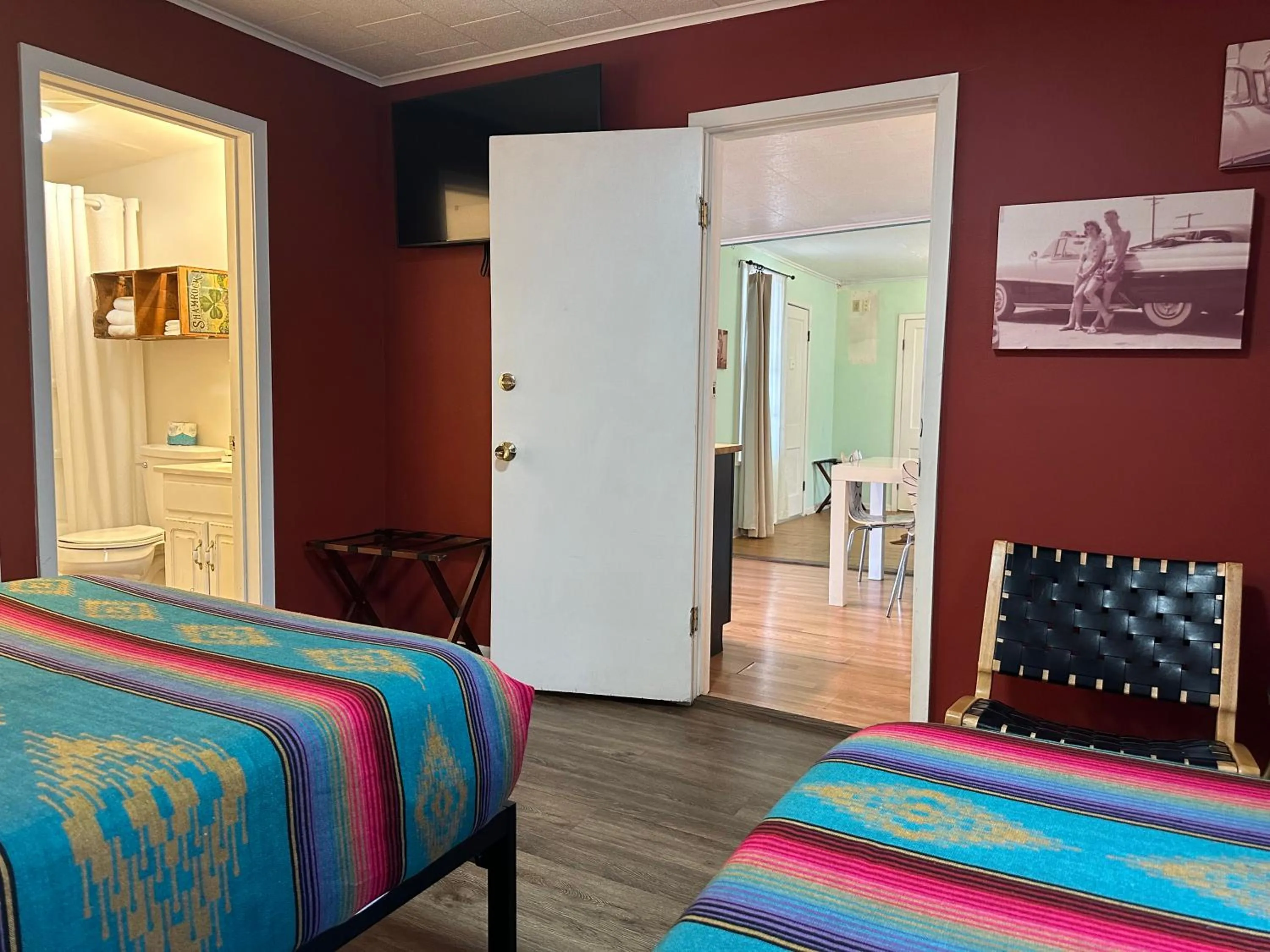 Bed in Hotel Kitsmiller on Main