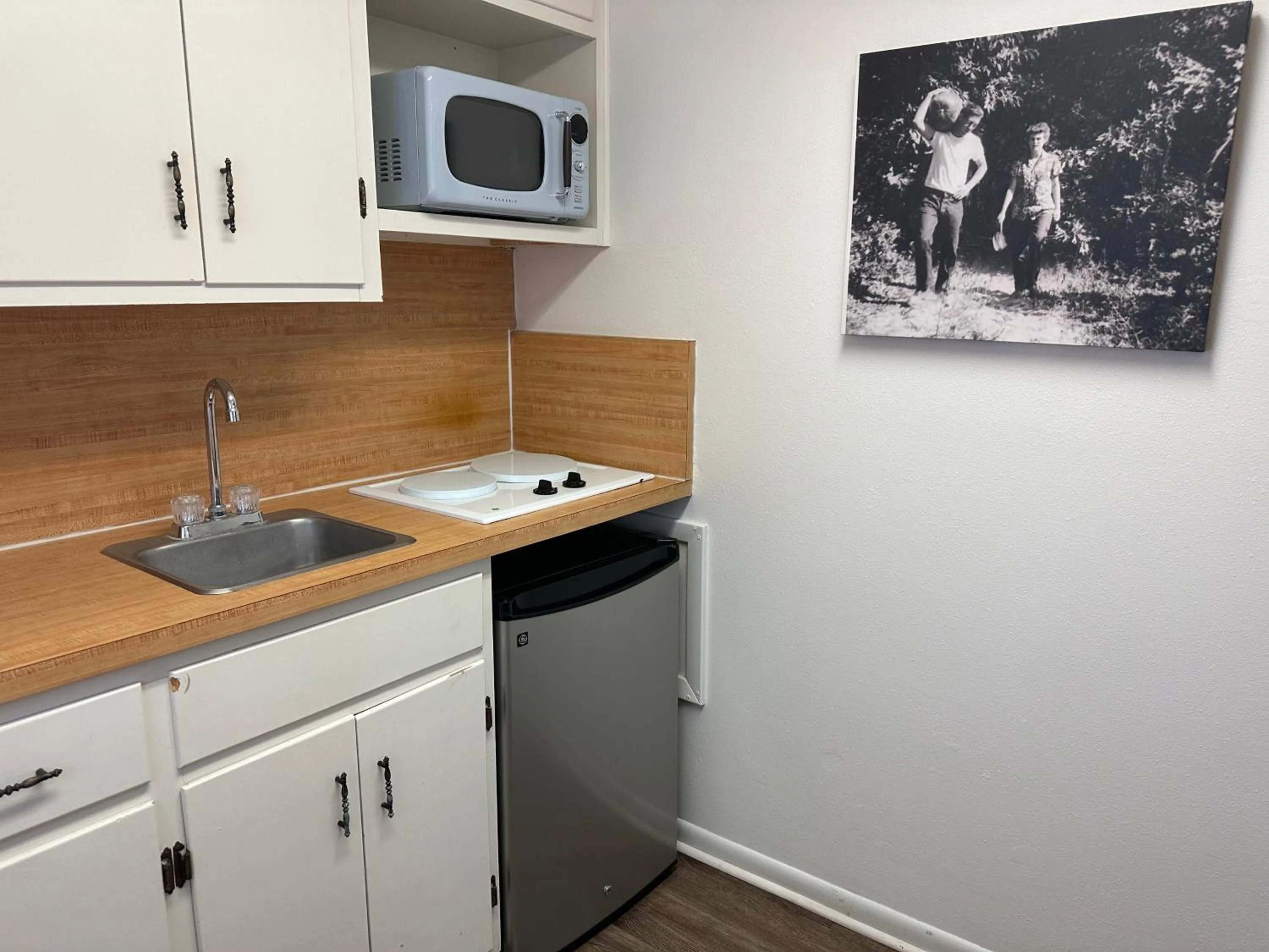 Hotel Kitsmiller on Main