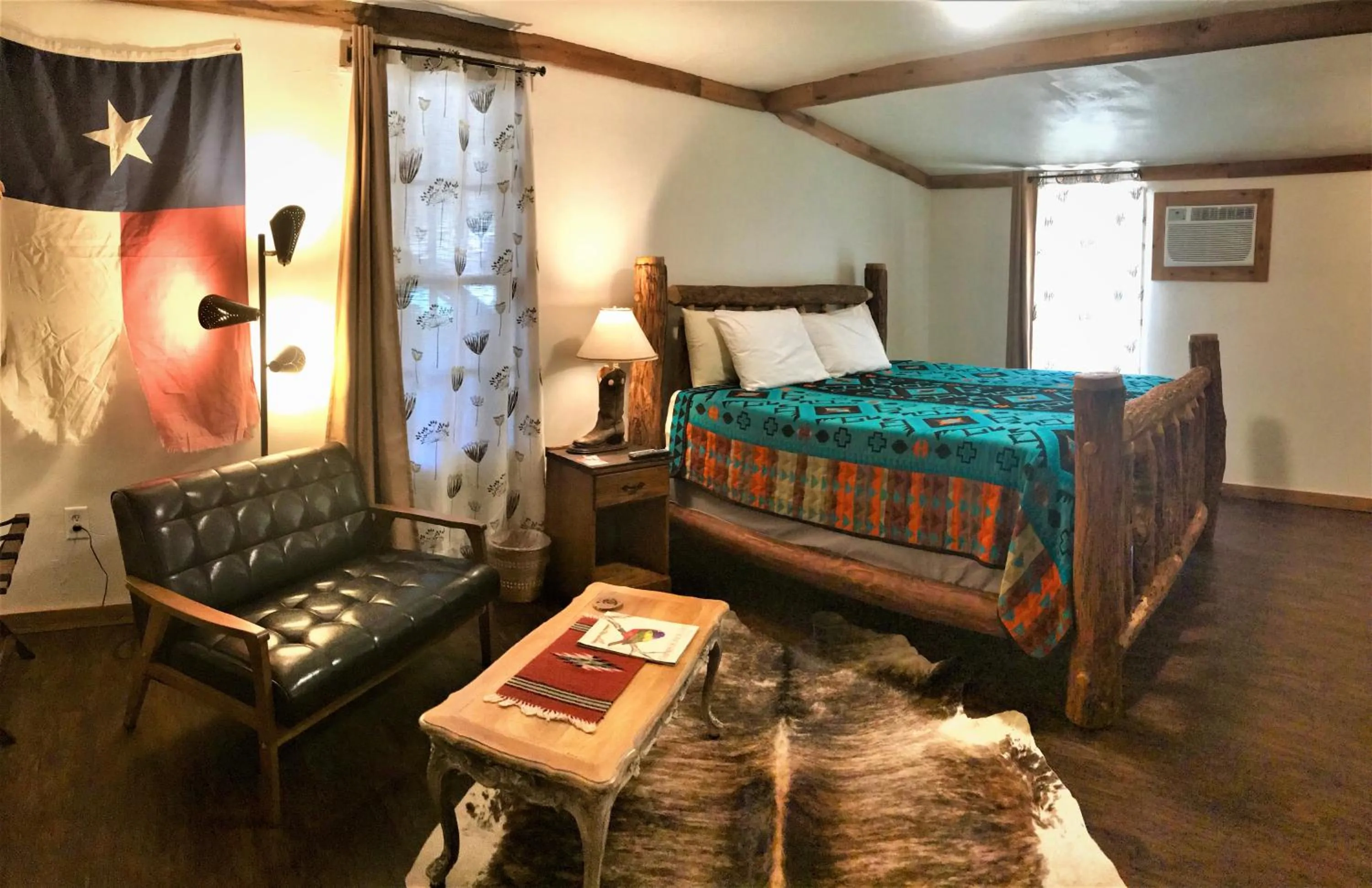 Bedroom, Bed in Hotel Kitsmiller on Main