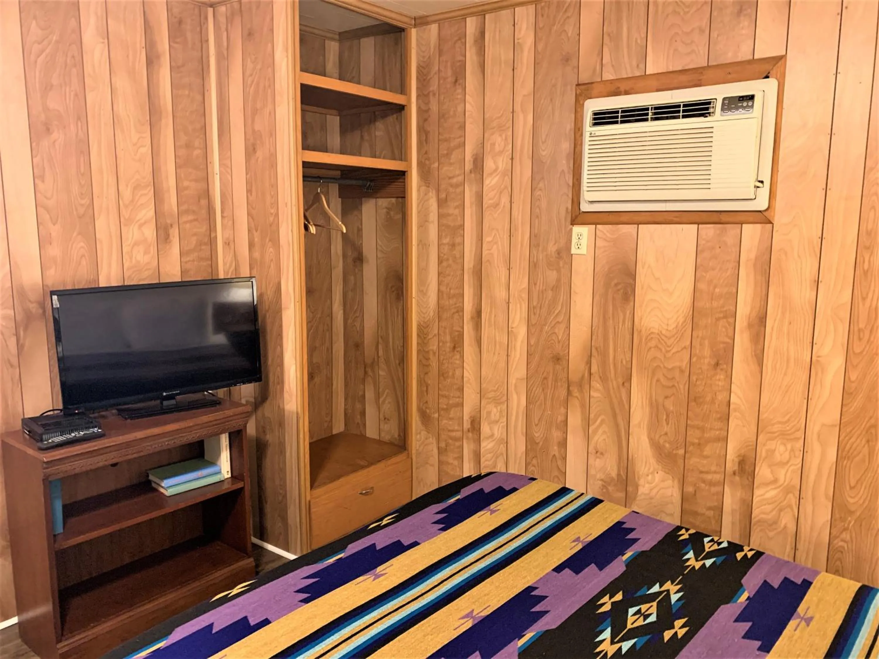 Bedroom, Bed in Hotel Kitsmiller on Main