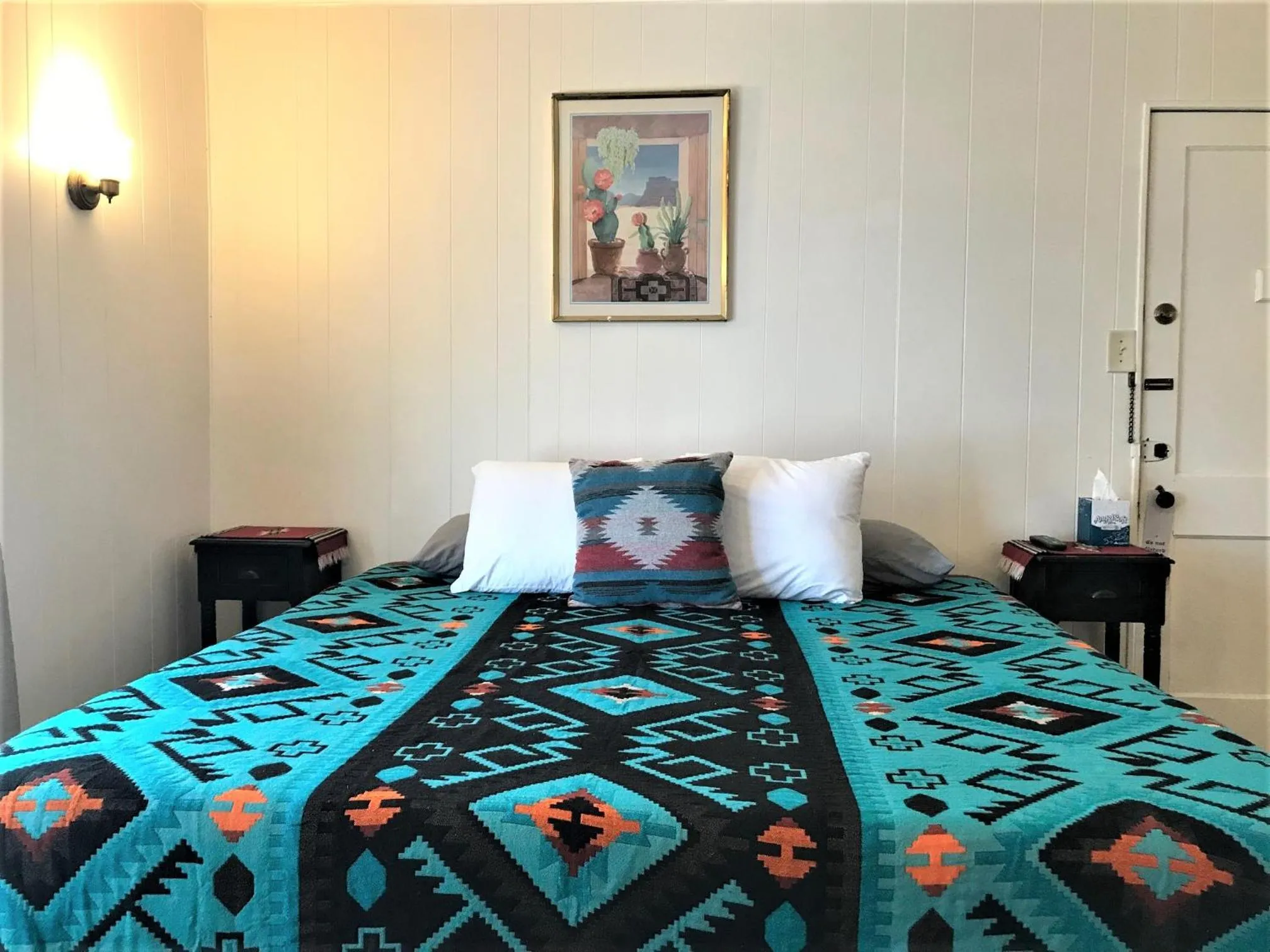 Bed in Hotel Kitsmiller on Main