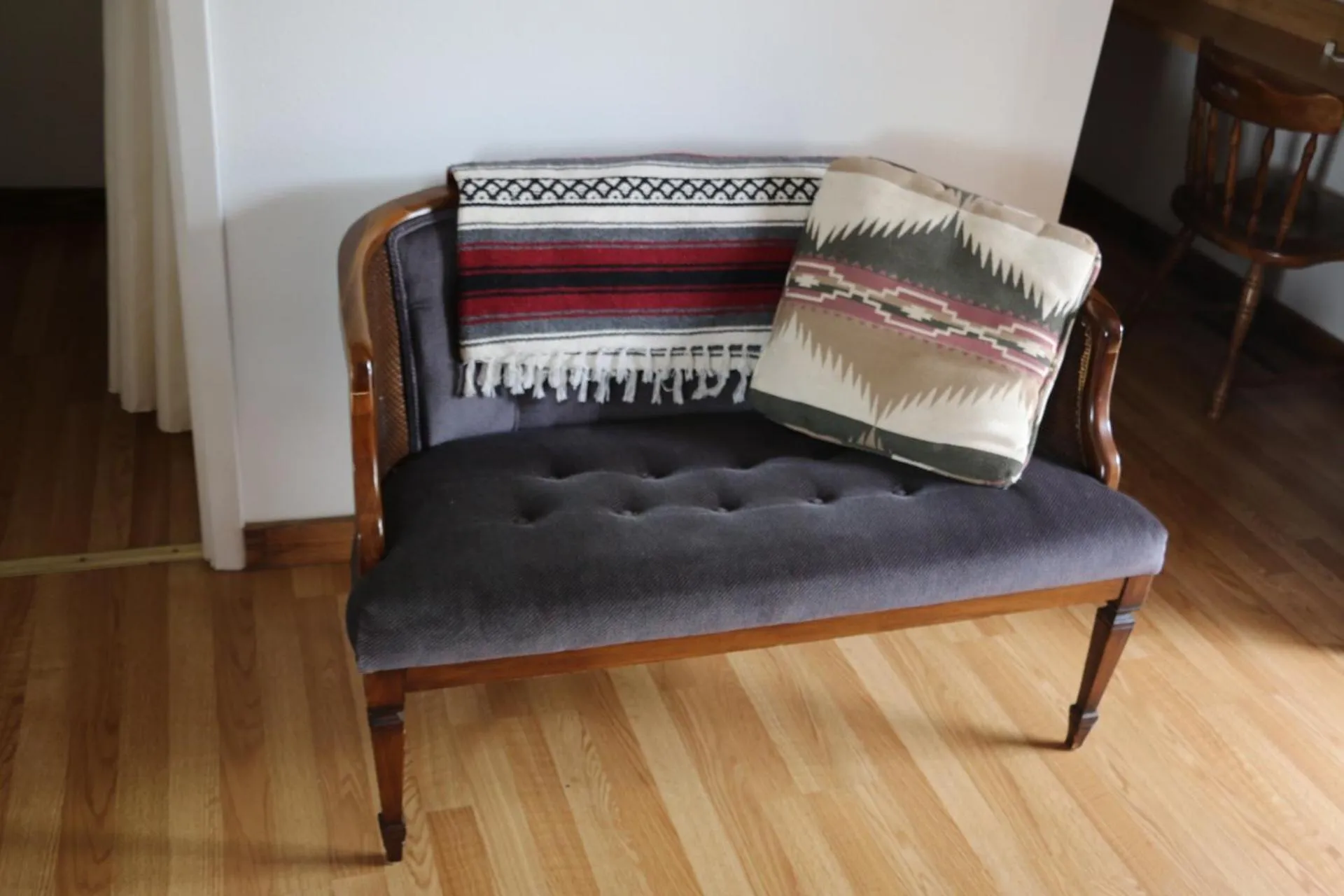 Seating area in Hotel Kitsmiller on Main