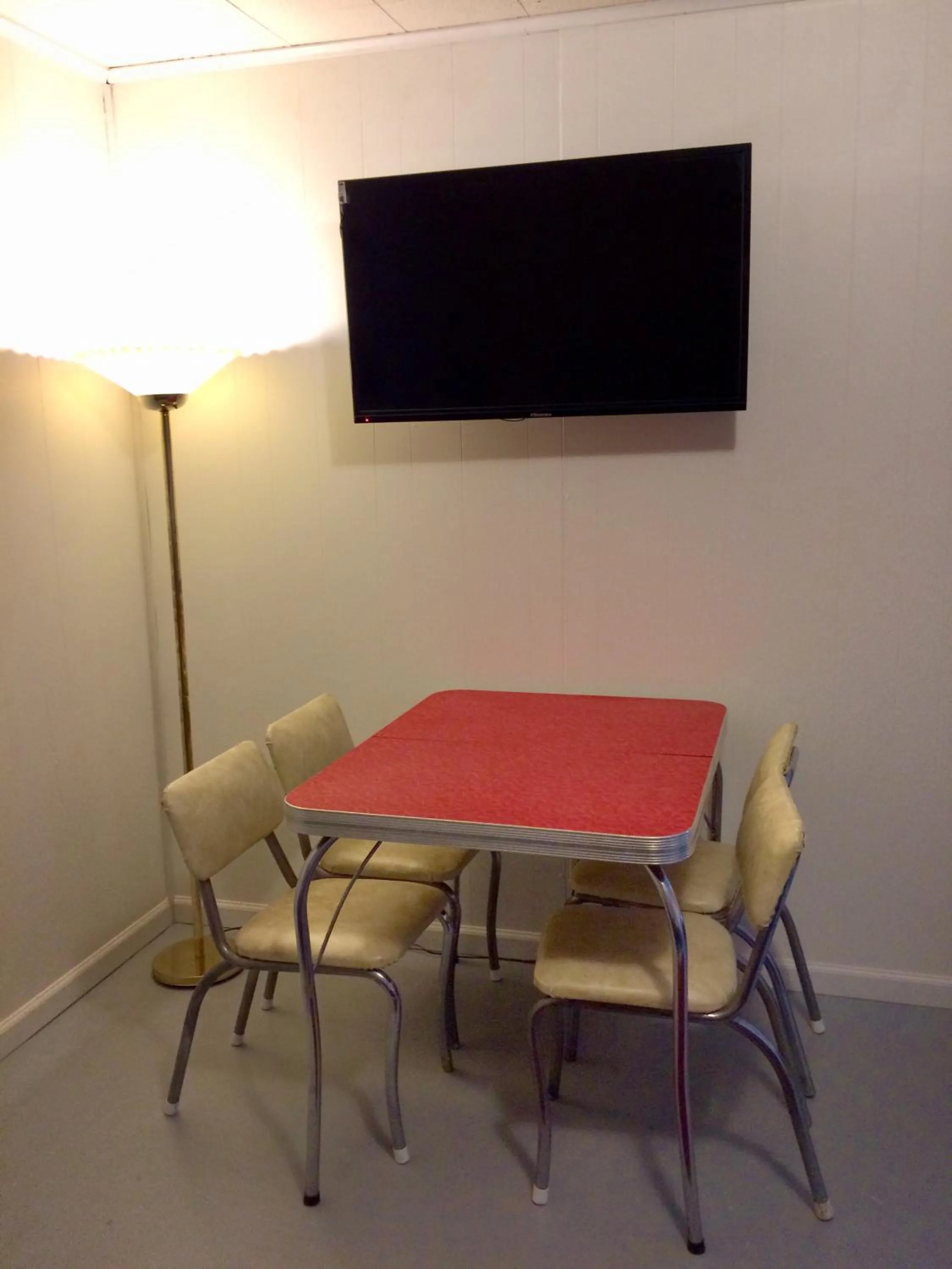 Dining area in Hotel Kitsmiller on Main