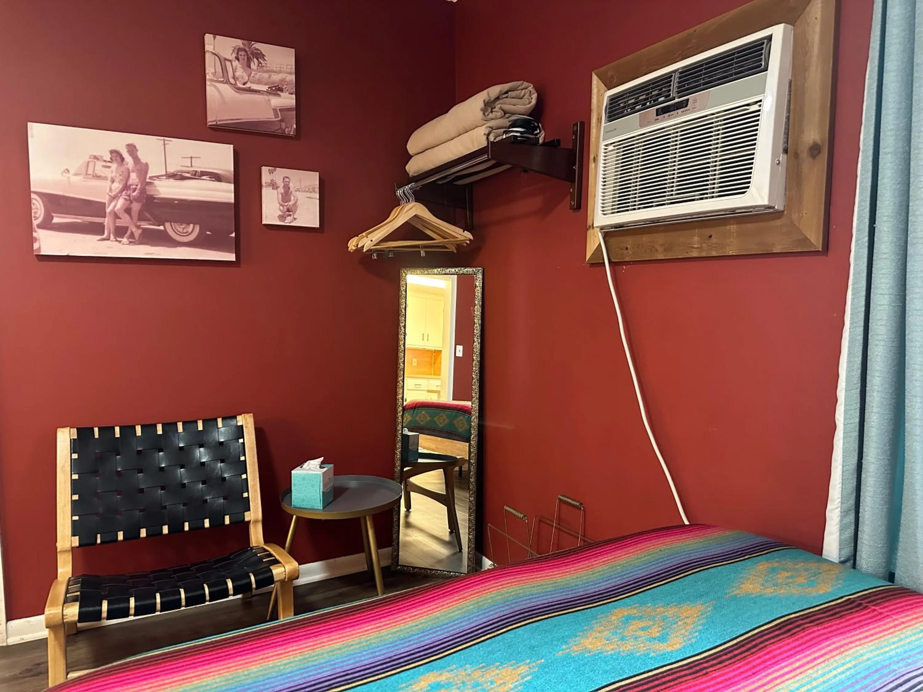 Bed in Hotel Kitsmiller on Main