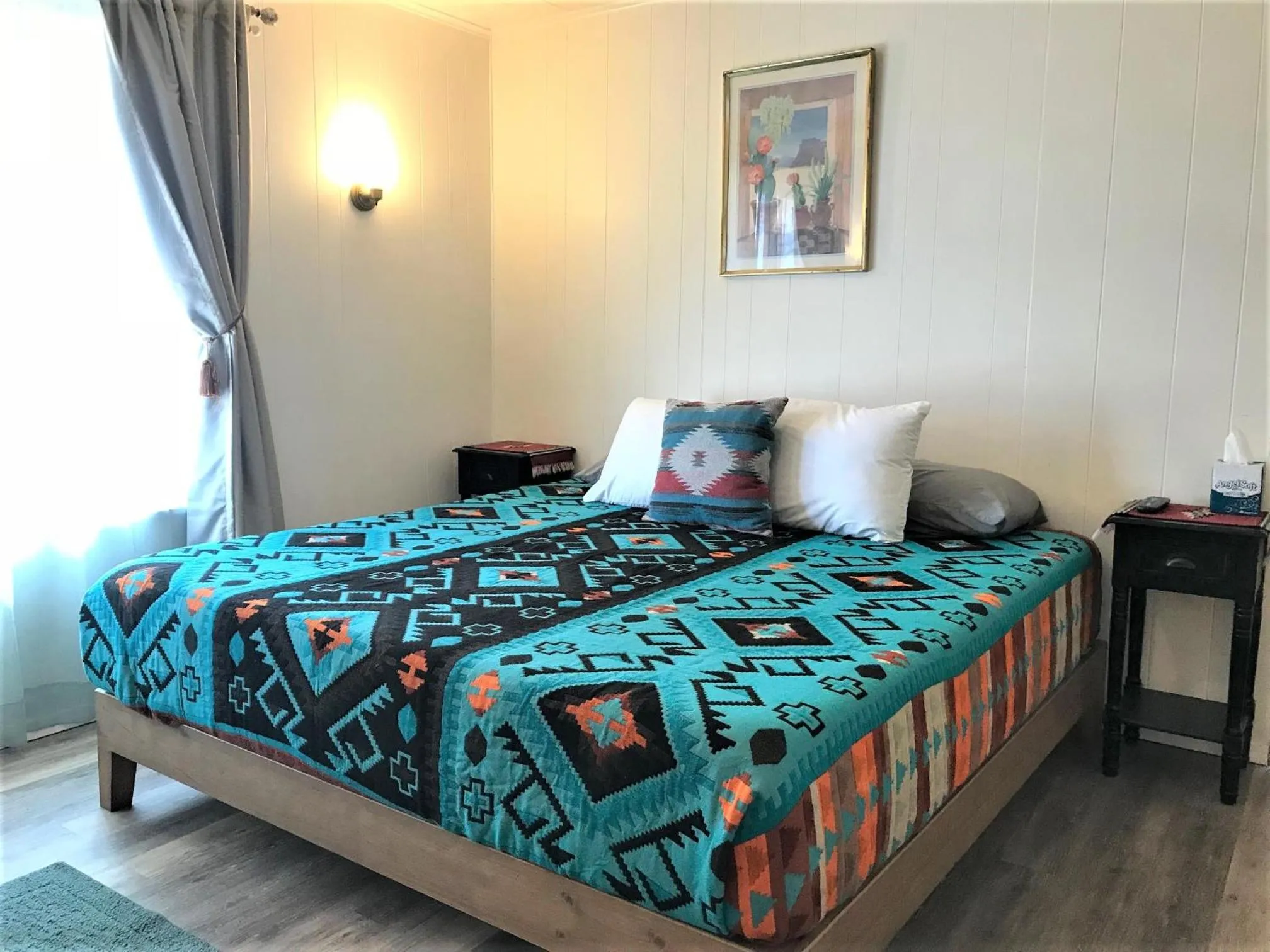 Bed in Hotel Kitsmiller on Main