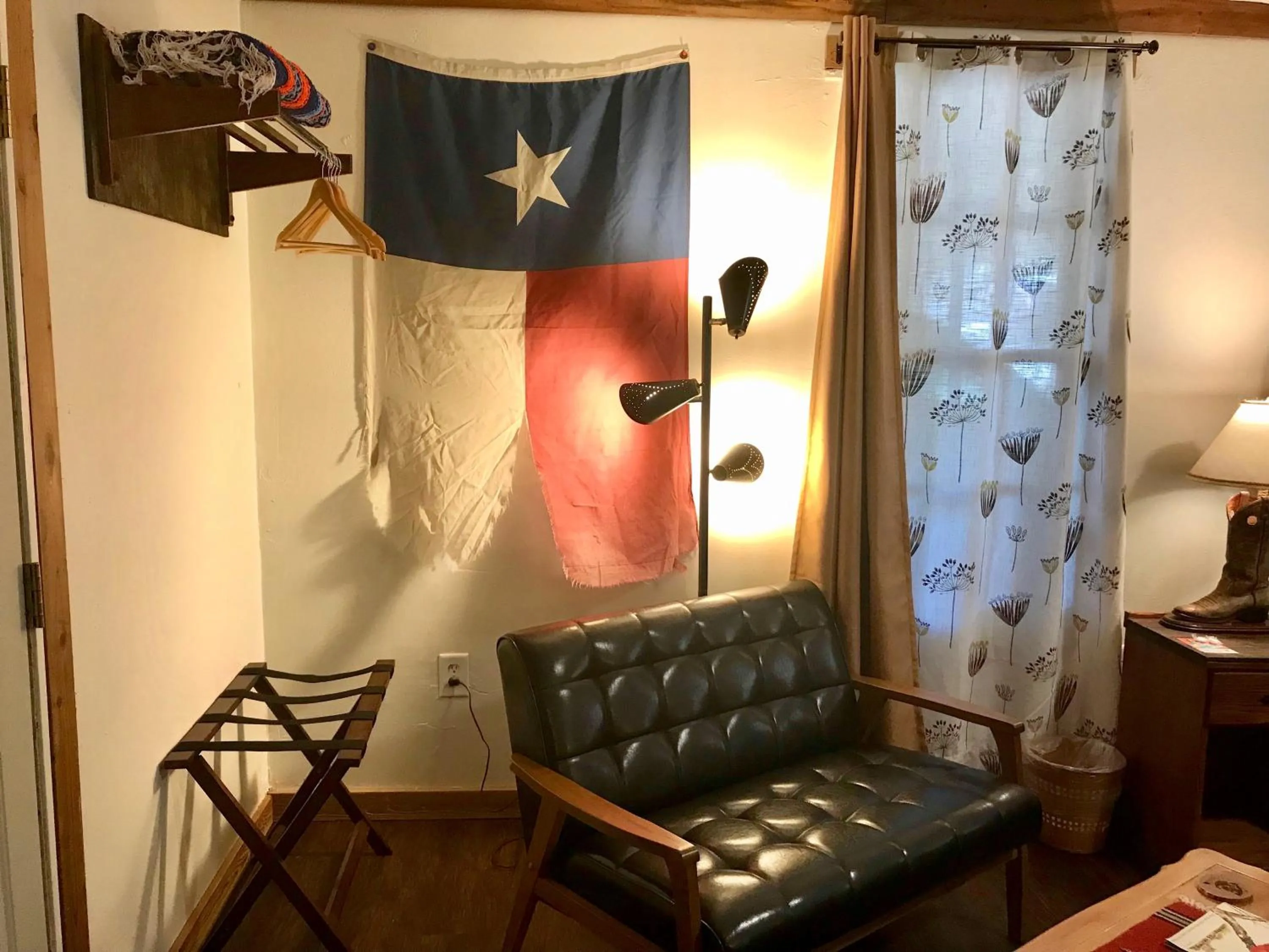 Bedroom in Hotel Kitsmiller on Main