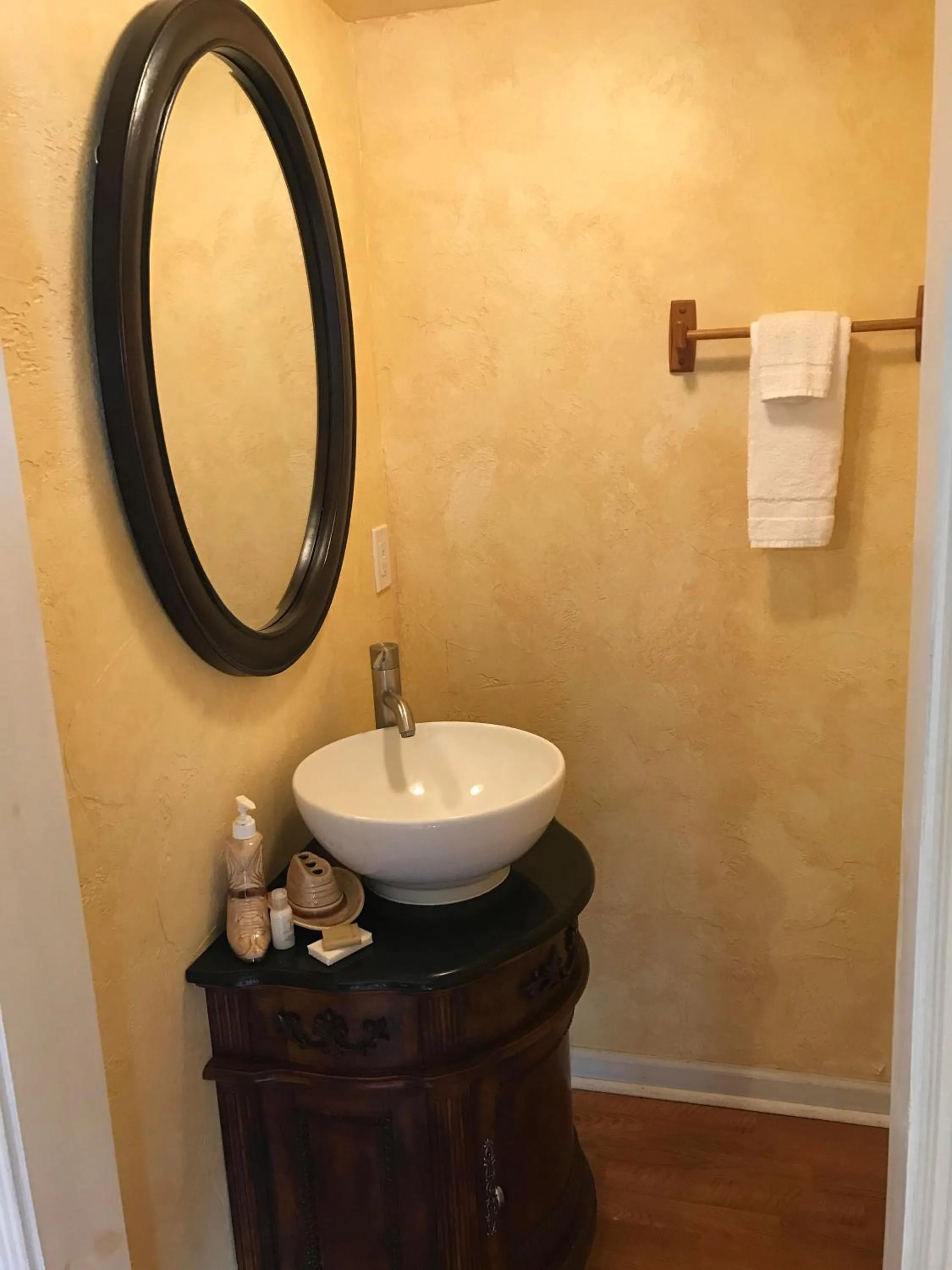 Bedroom in Hotel Kitsmiller on Main