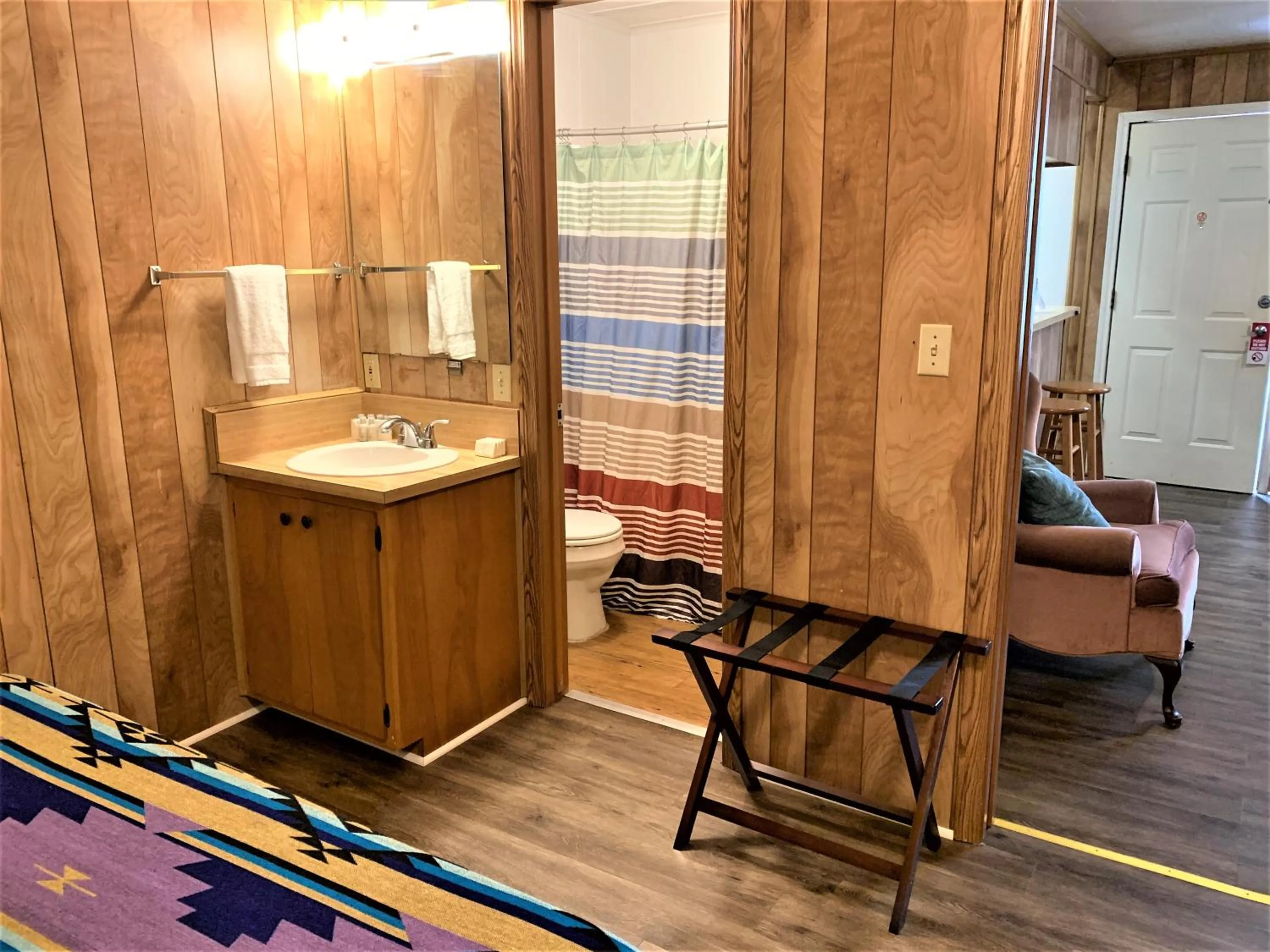 Bedroom, Bed in Hotel Kitsmiller on Main