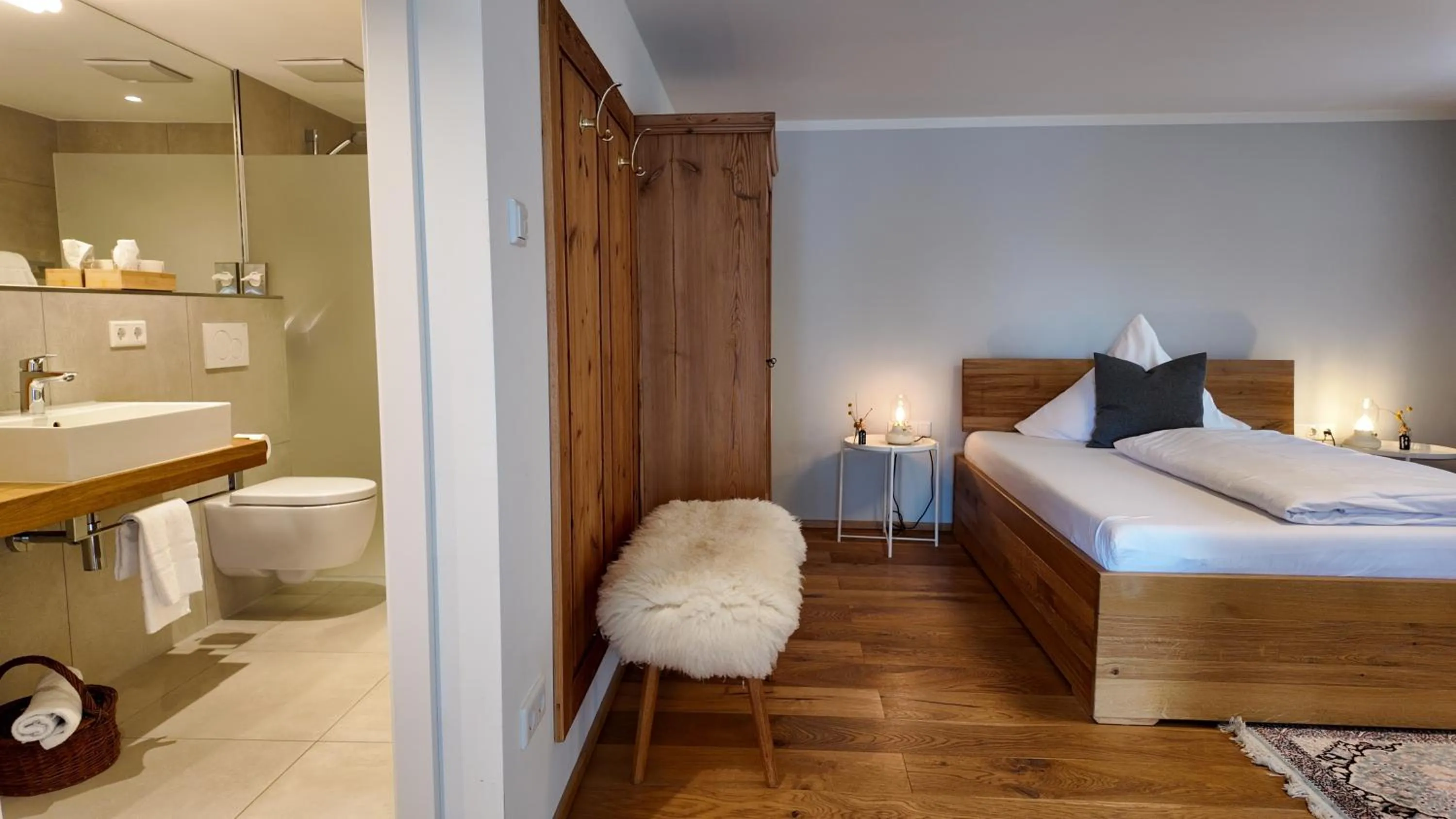 Bathroom, Bed in Scherauer Hof