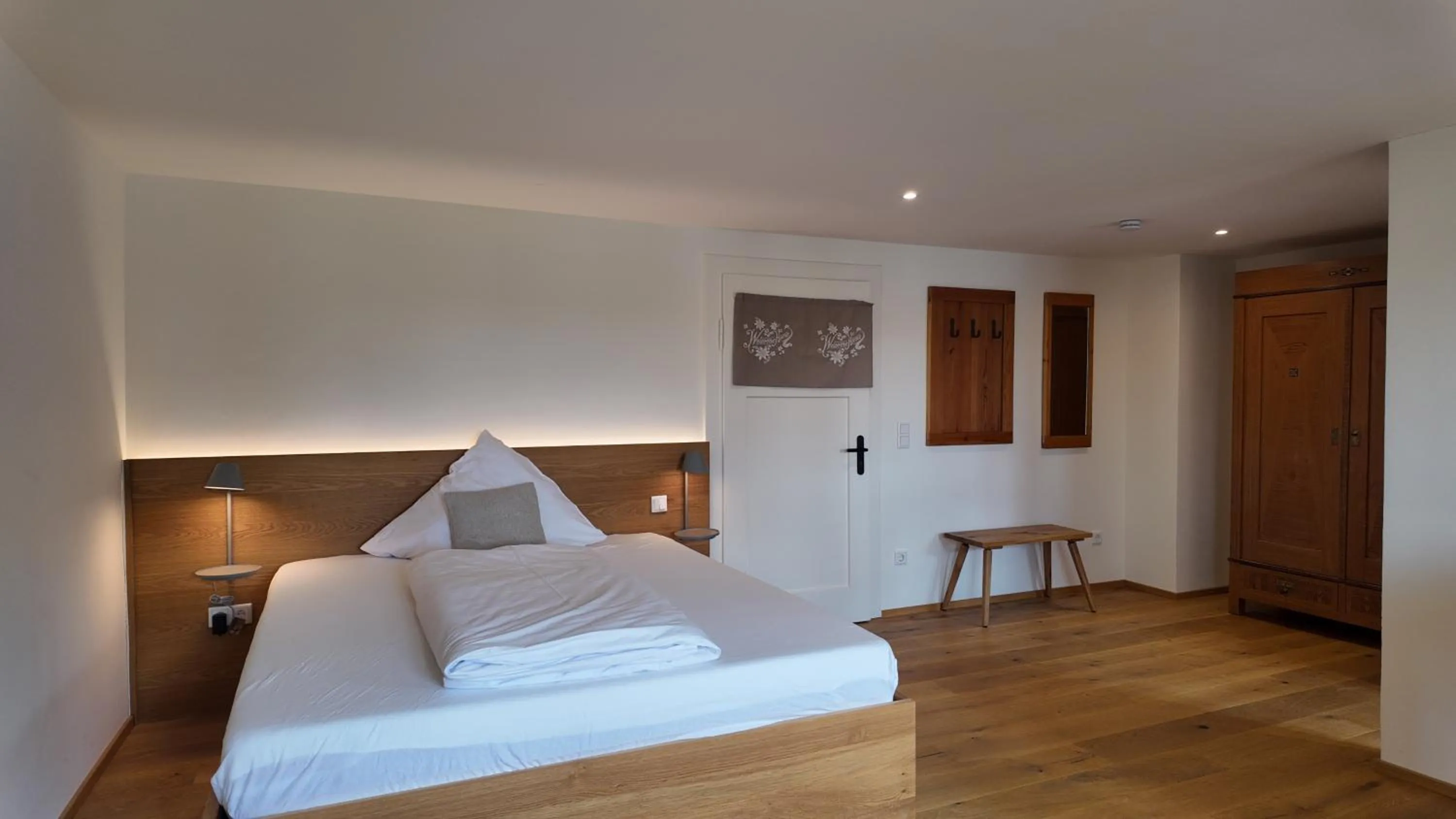 Photo of the whole room, Bed in Scherauer Hof