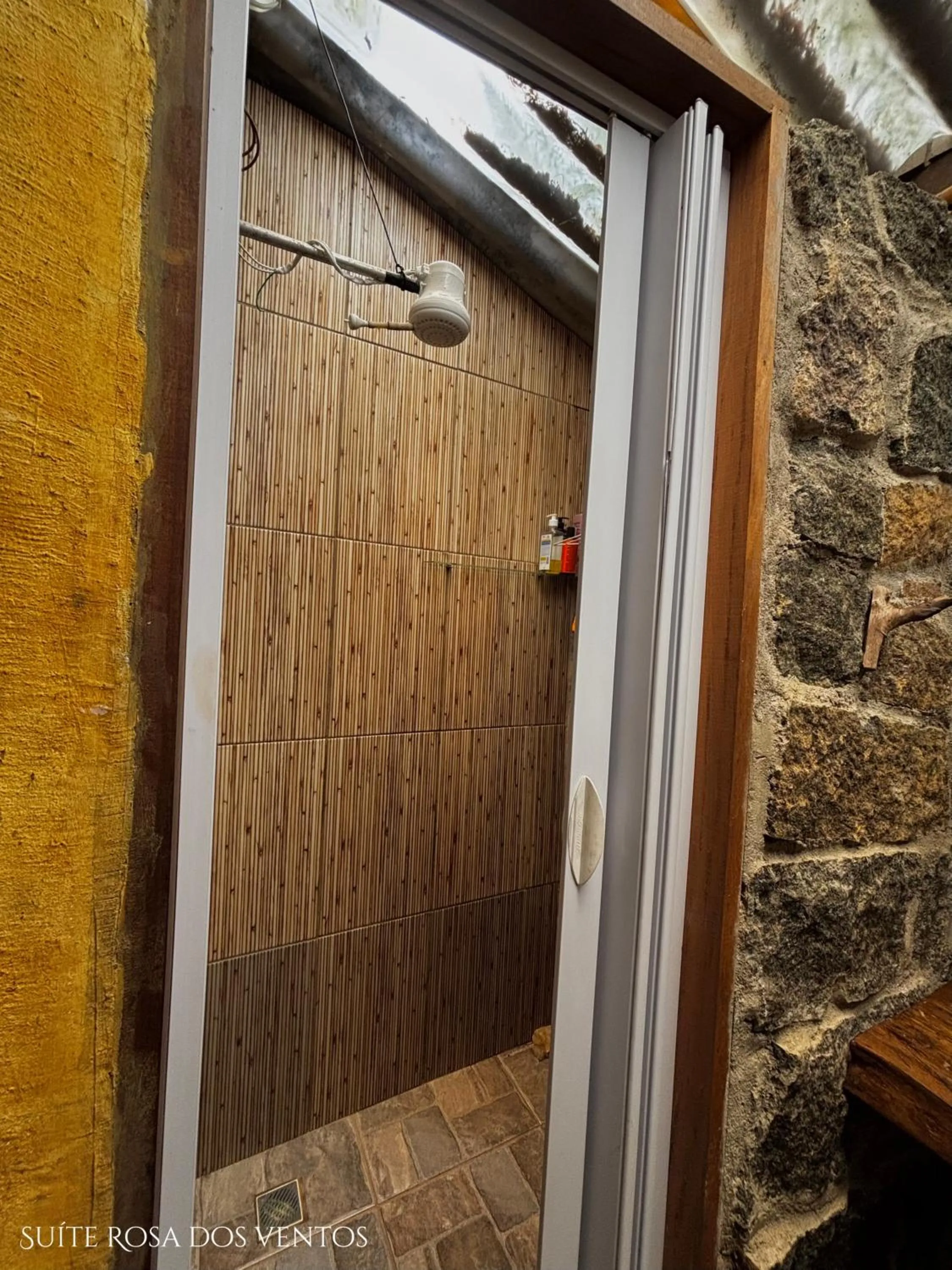 Shower in Sitio Simple Life