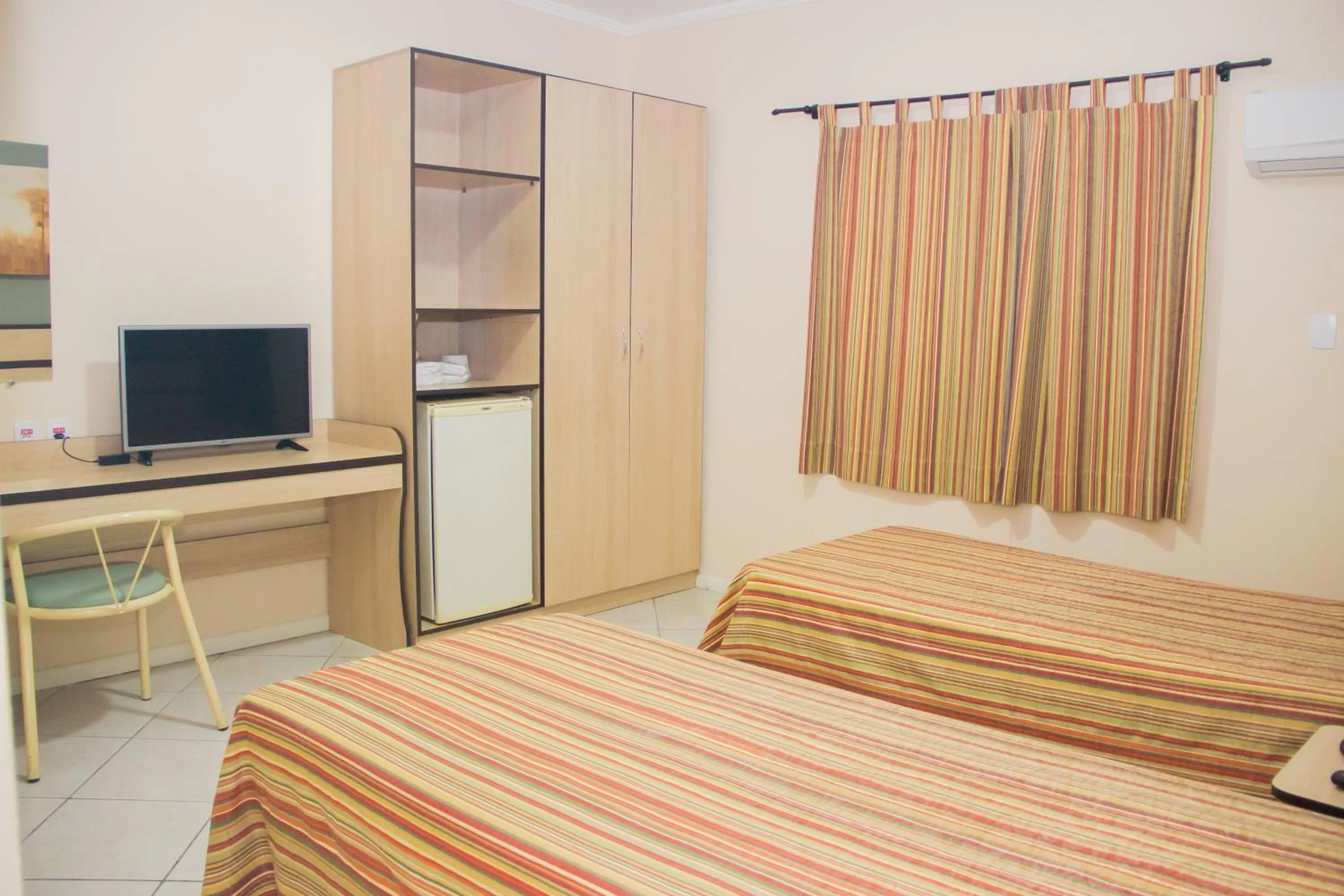 Standard Double Room - single occupancy in Plaza Dutra Hotel