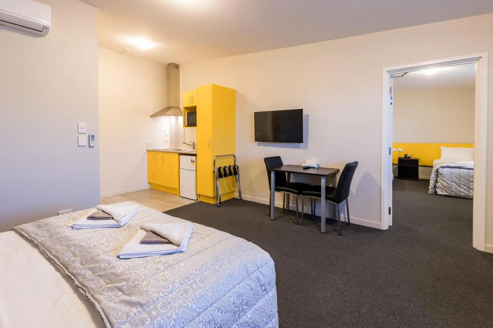 Living room, Bed in C-Motel