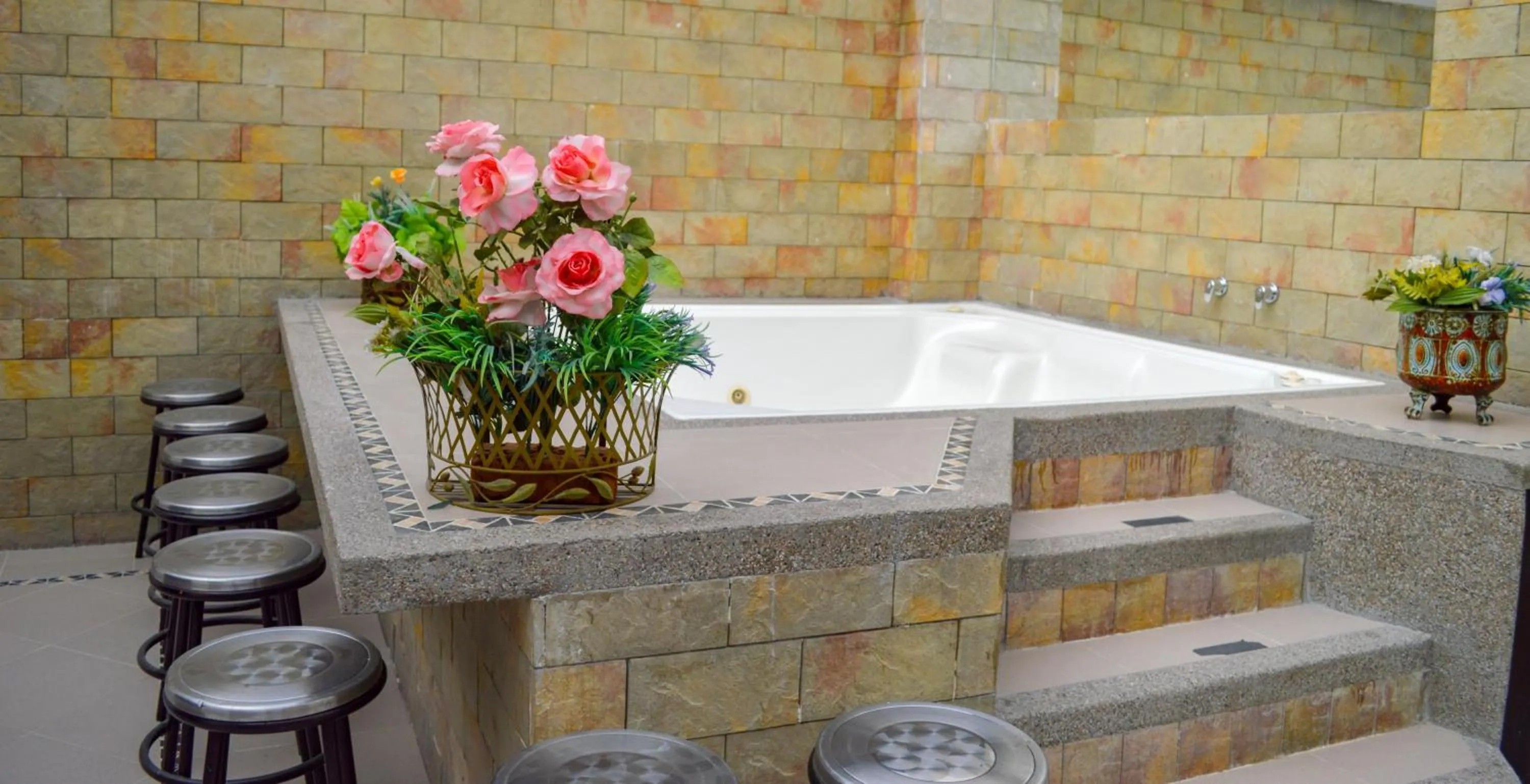 Hot Tub in Hotel Andinos Plaza Pitalito