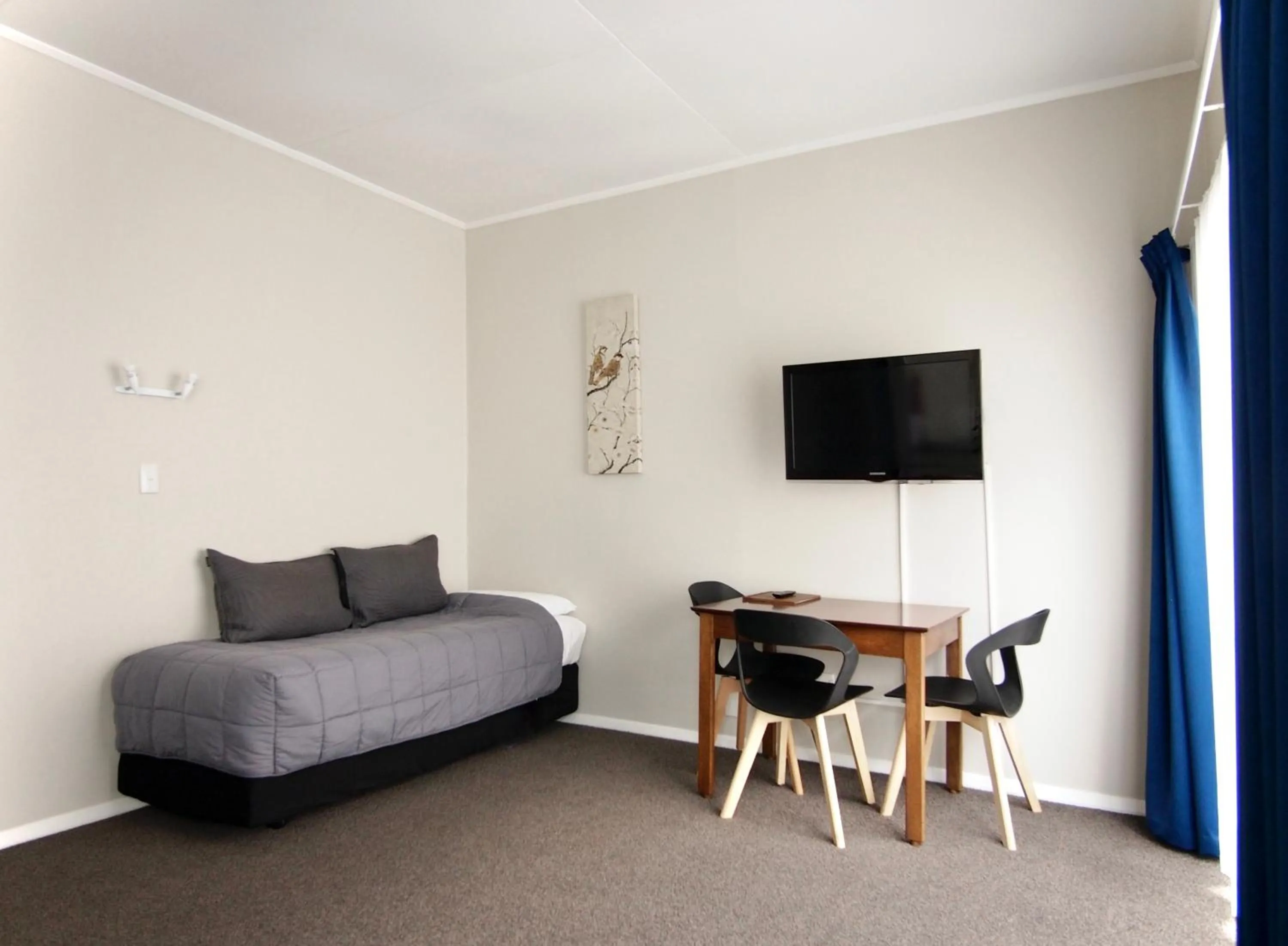 Living room in Riverlodge Motel