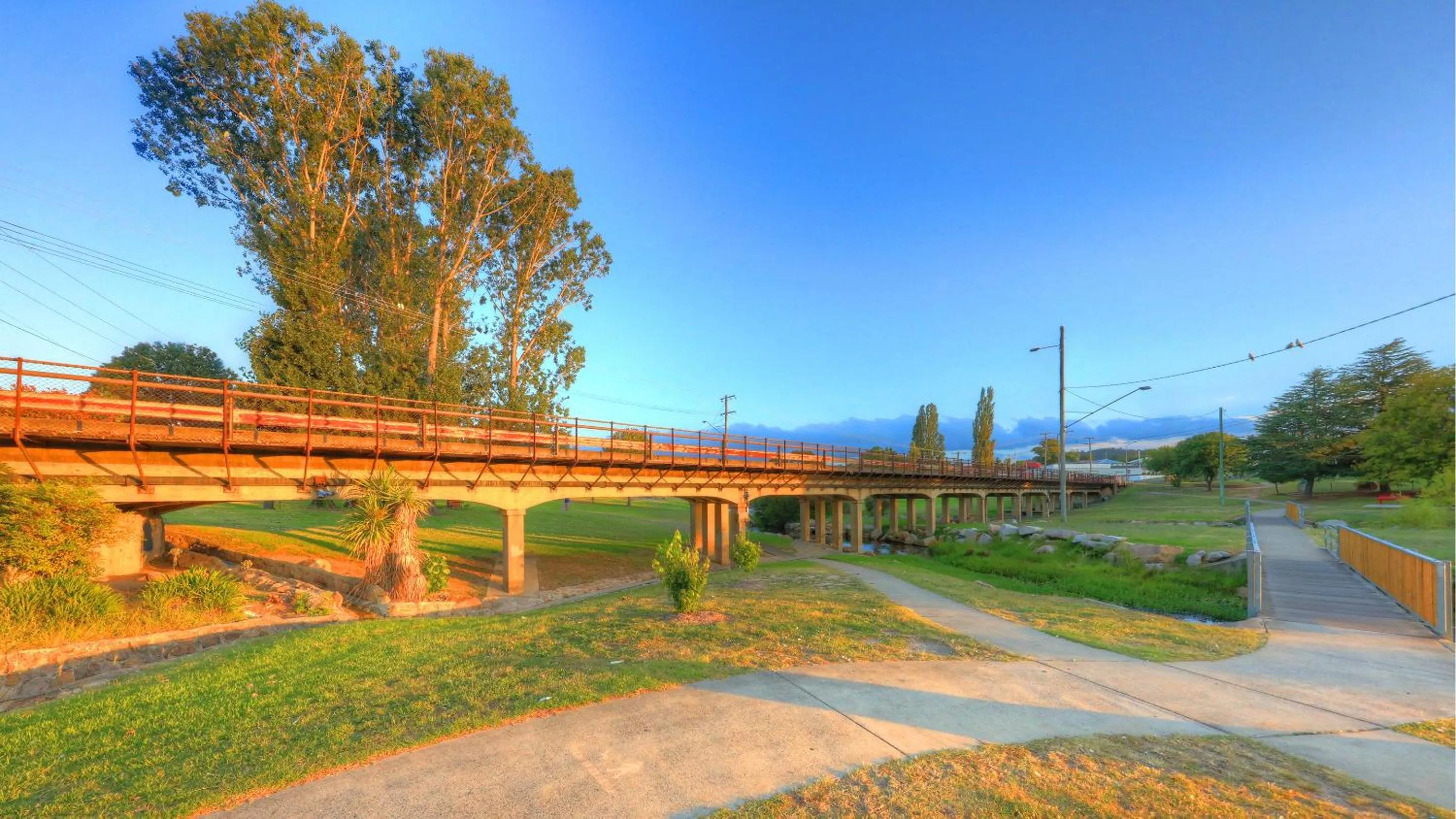 The Vines Motel & Cottages