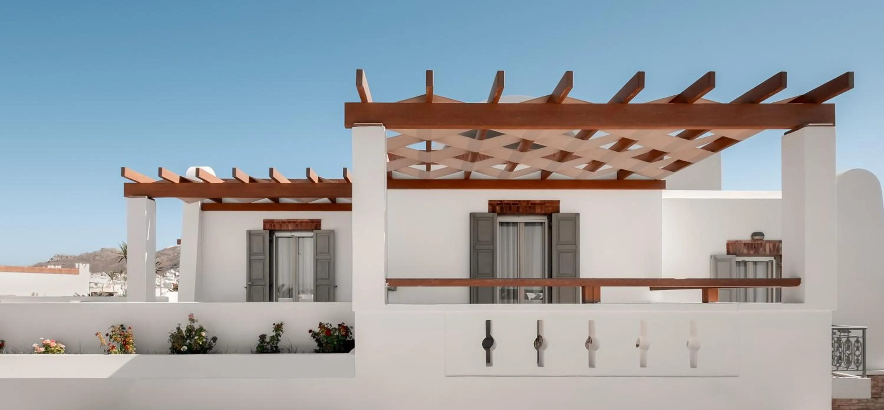 Property building in Porto Naxos