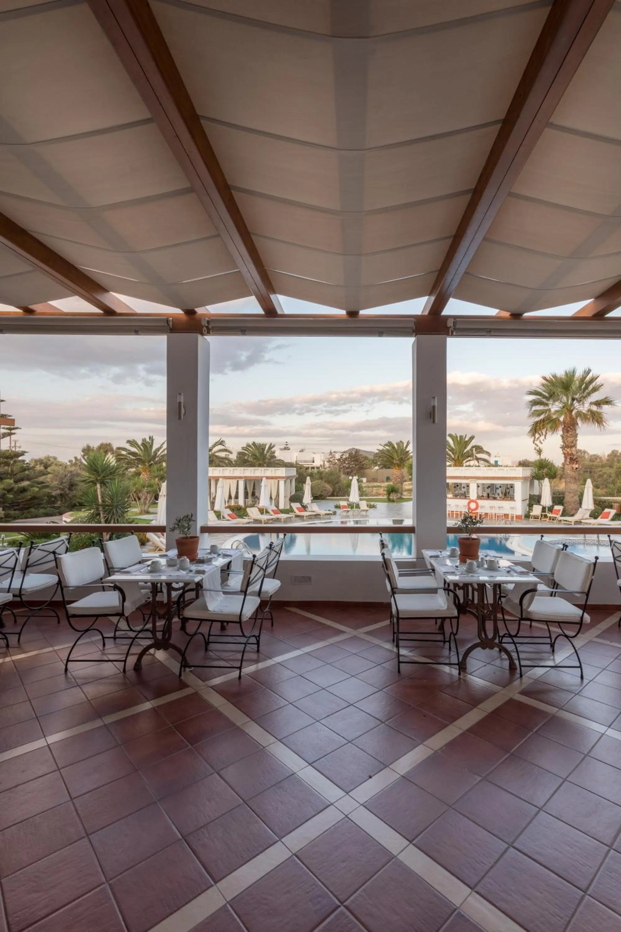 Buffet breakfast in Porto Naxos