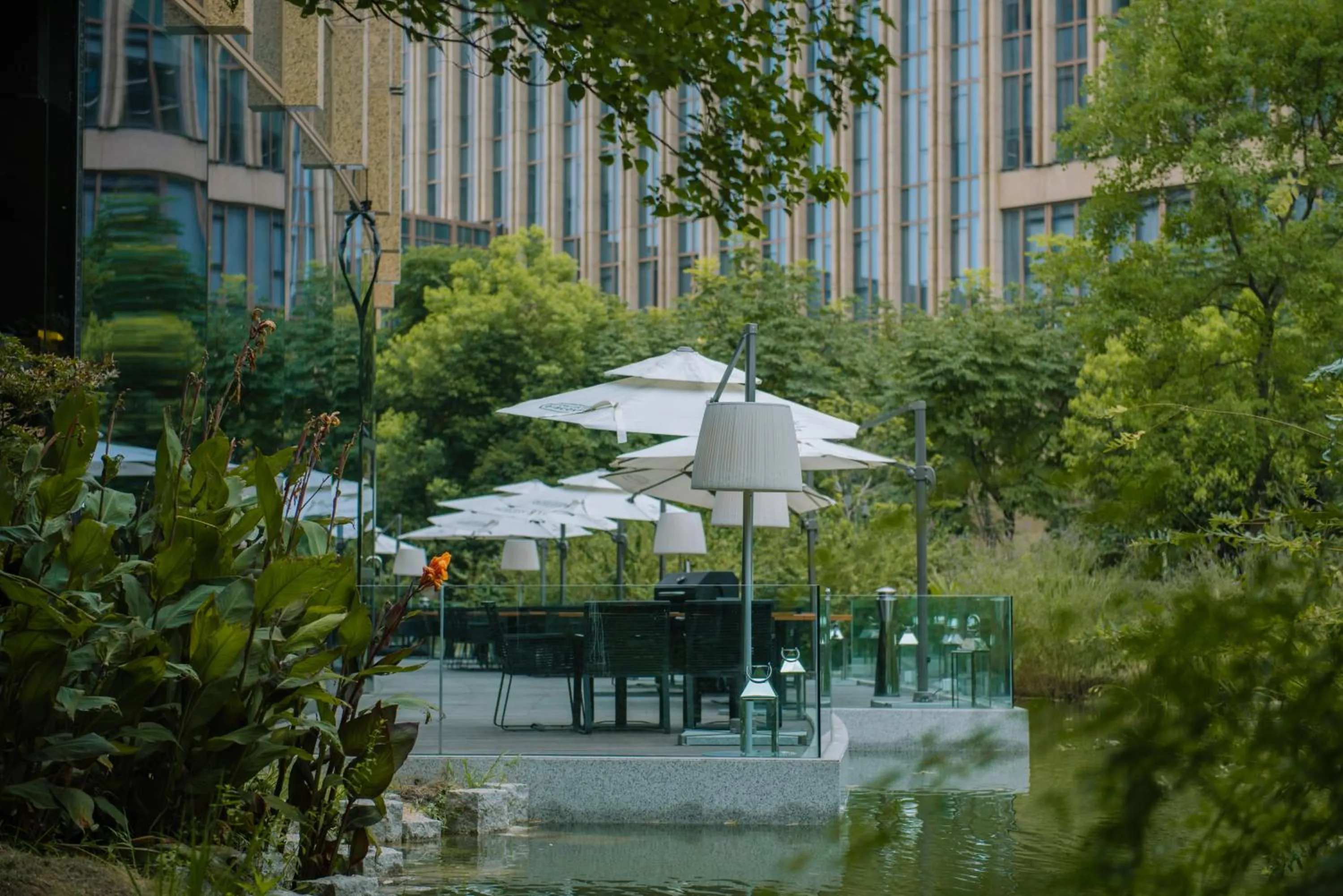 Garden in Renaissance Nanjing Olympic Centre Hotel