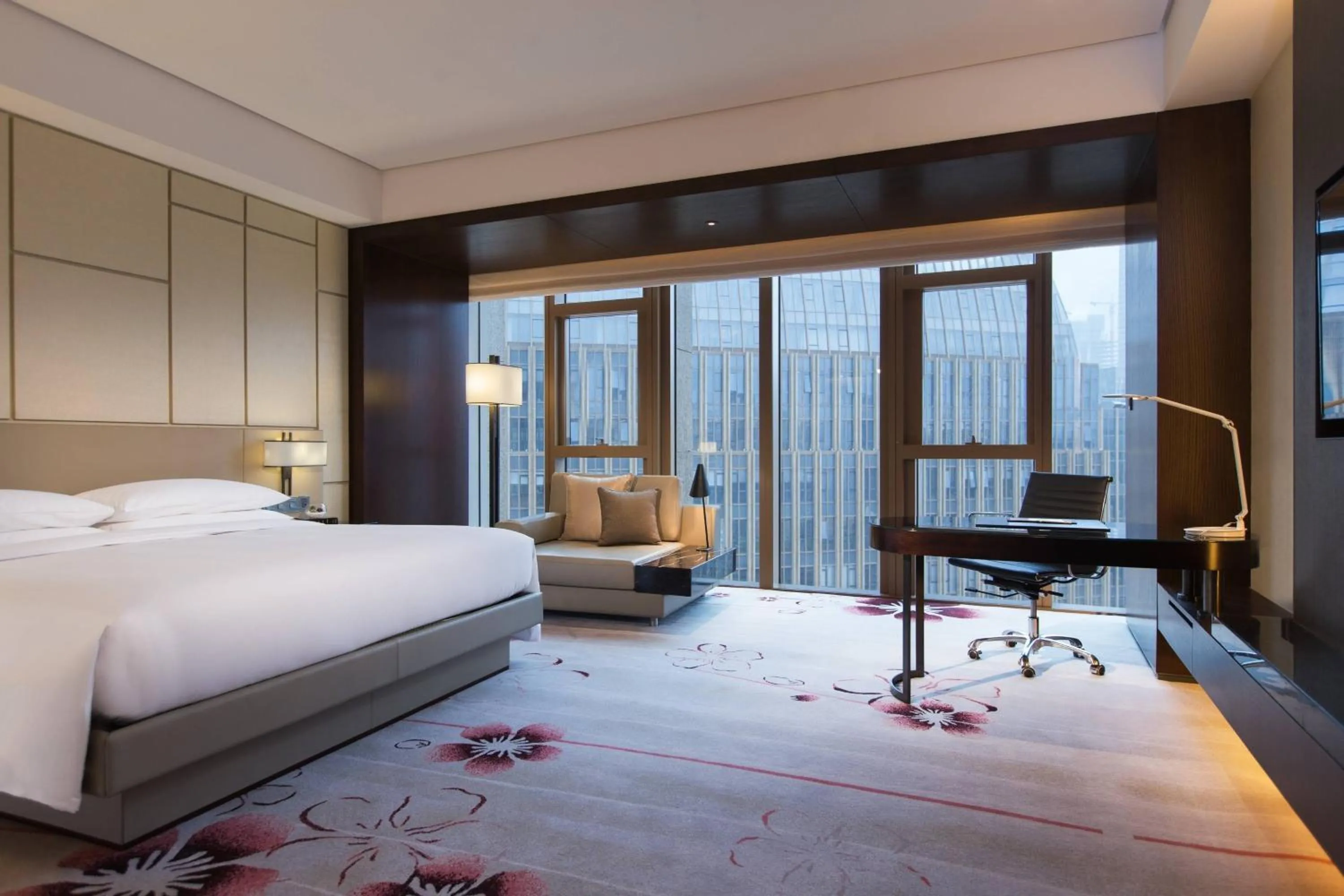 Photo of the whole room, Bed in Renaissance Nanjing Olympic Centre Hotel