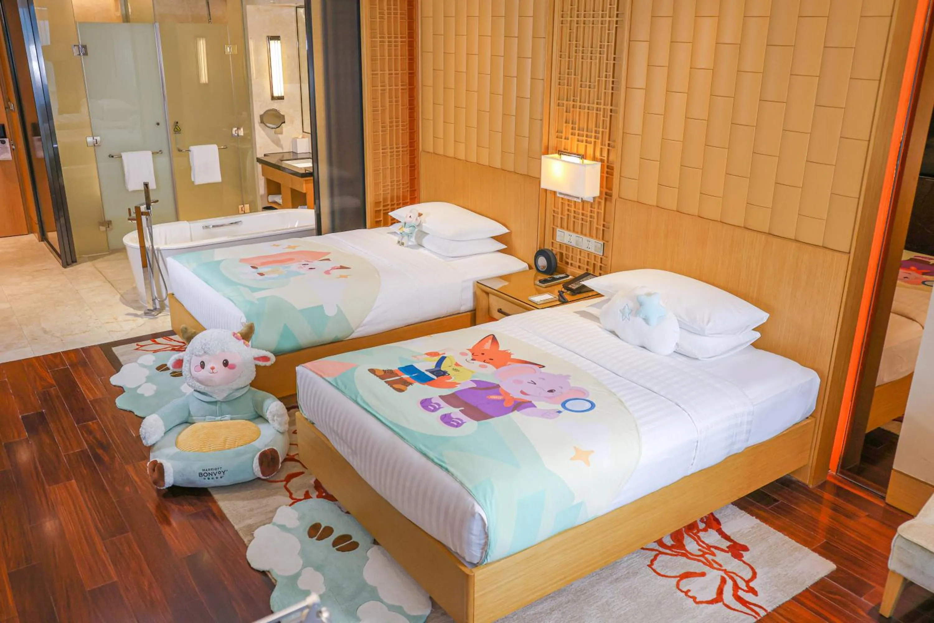 Bedroom, Bed in Zhuhai Marriott Hotel