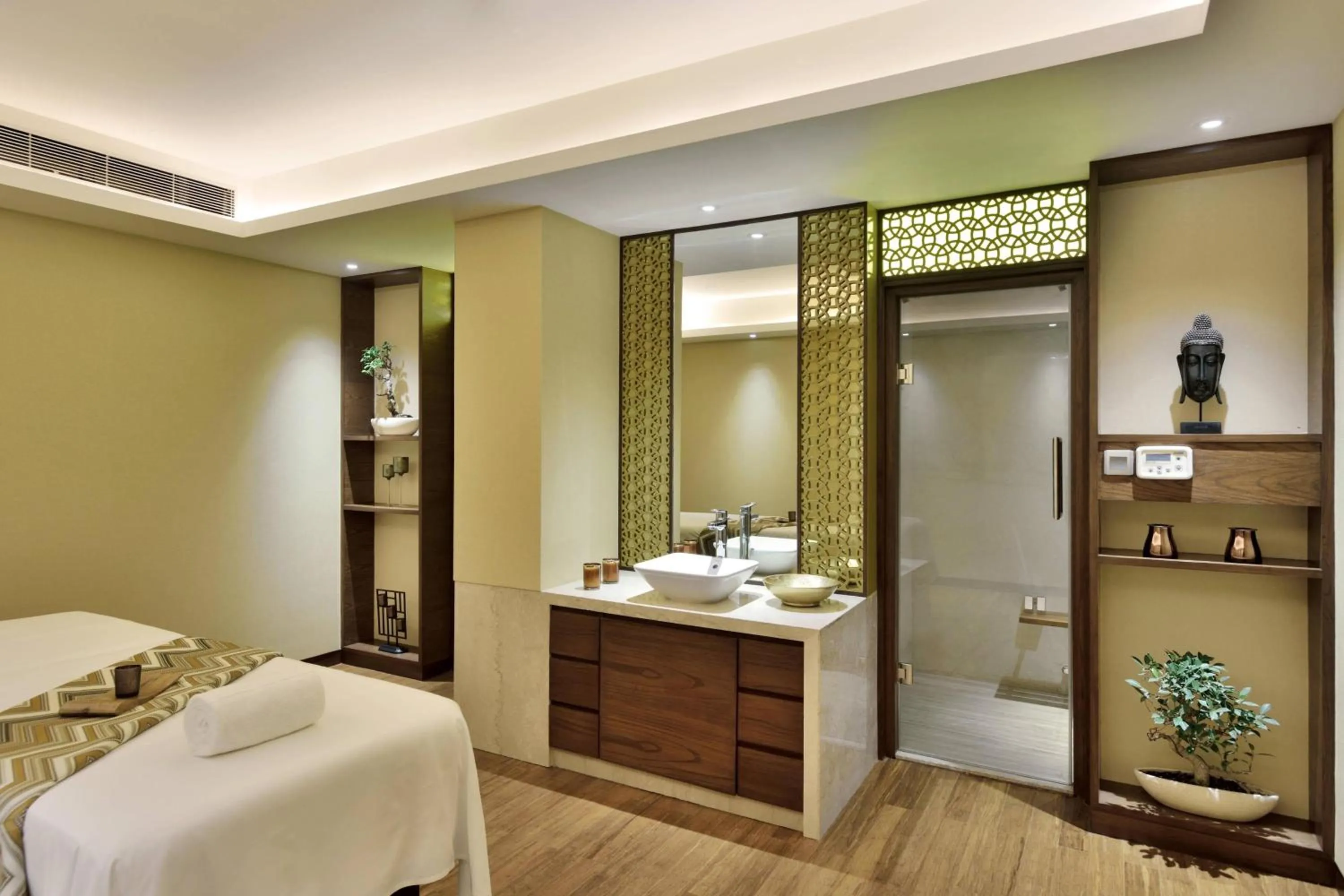 Spa and wellness centre/facilities, Bed in Courtyard by Marriott Raipur