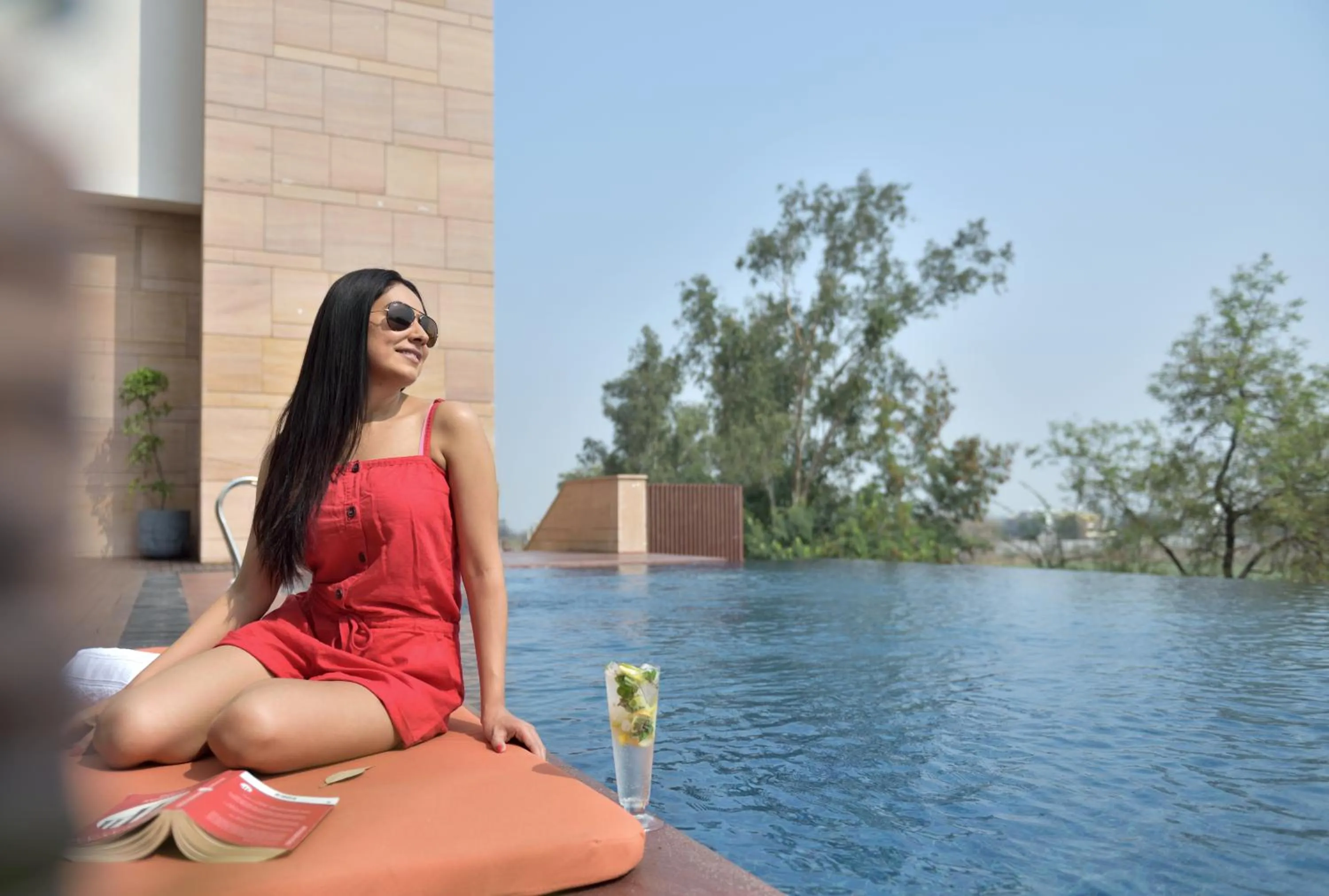 Swimming pool in Courtyard by Marriott Raipur