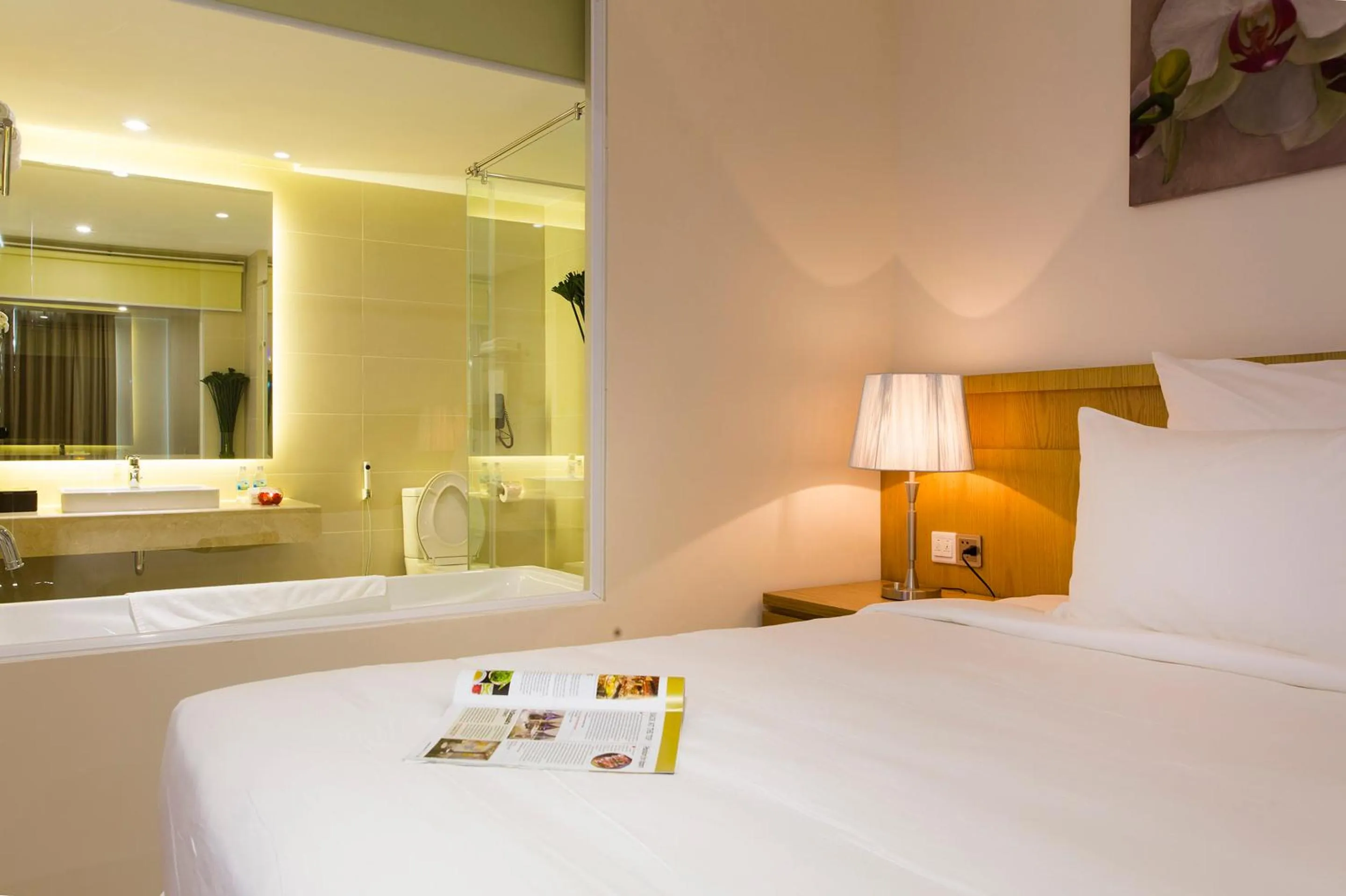 Bedroom, Bed in Rosaka Nha Trang Hotel