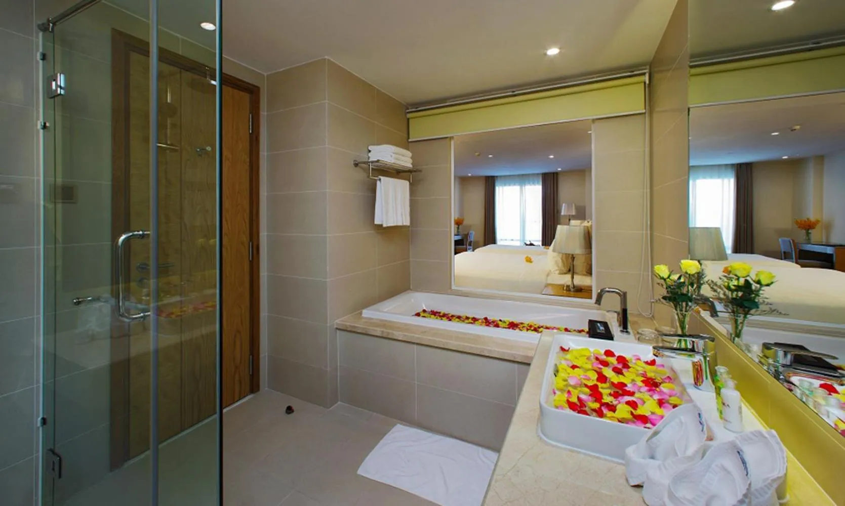 Bathroom in Rosaka Nha Trang Hotel